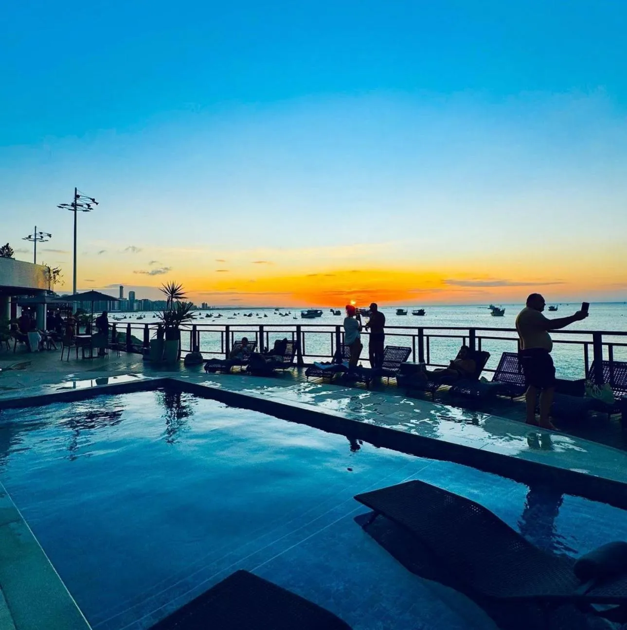 Swimming pool in Iate Plaza Hotel