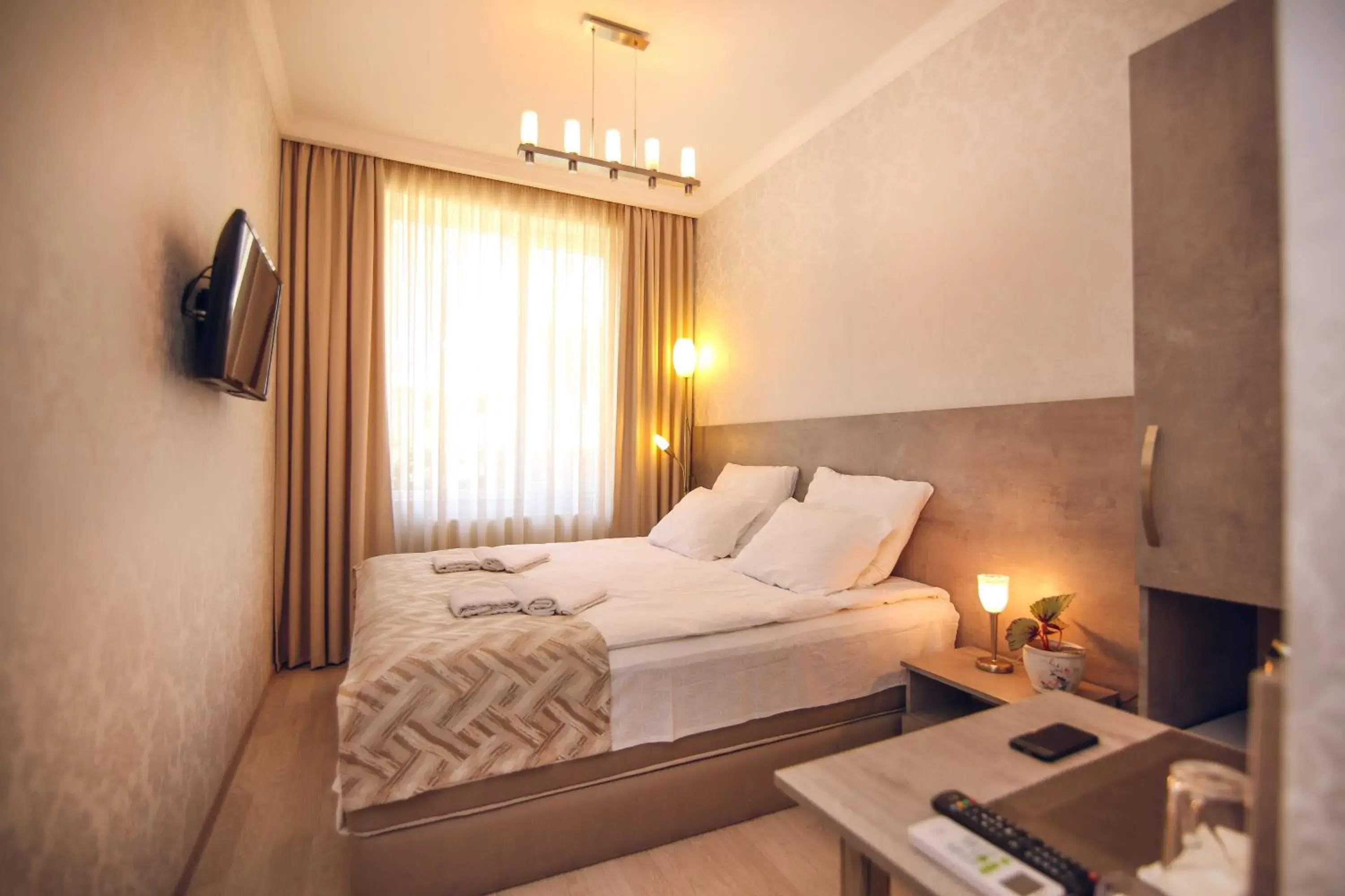 Small Double Room in Kenari Hotel Small Double Room in Kenari Hotel