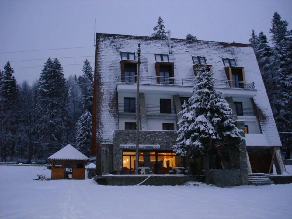Facade/entrance in Pensiunea Rasnoava
