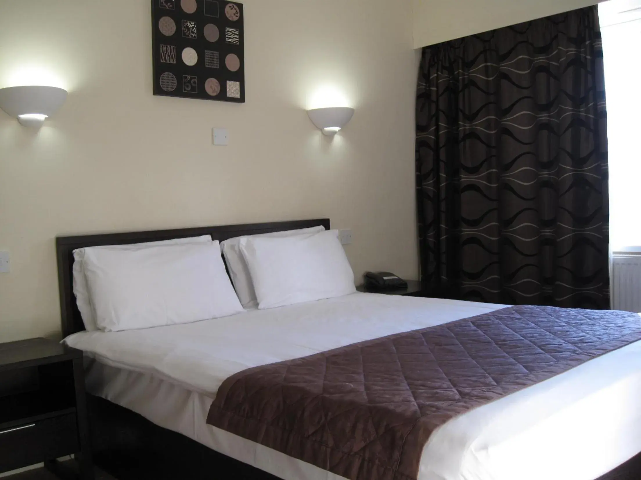 Double Room - Non-Smoking in Riverside Hotel Double Room - Non-Smoking in Riverside Hotel