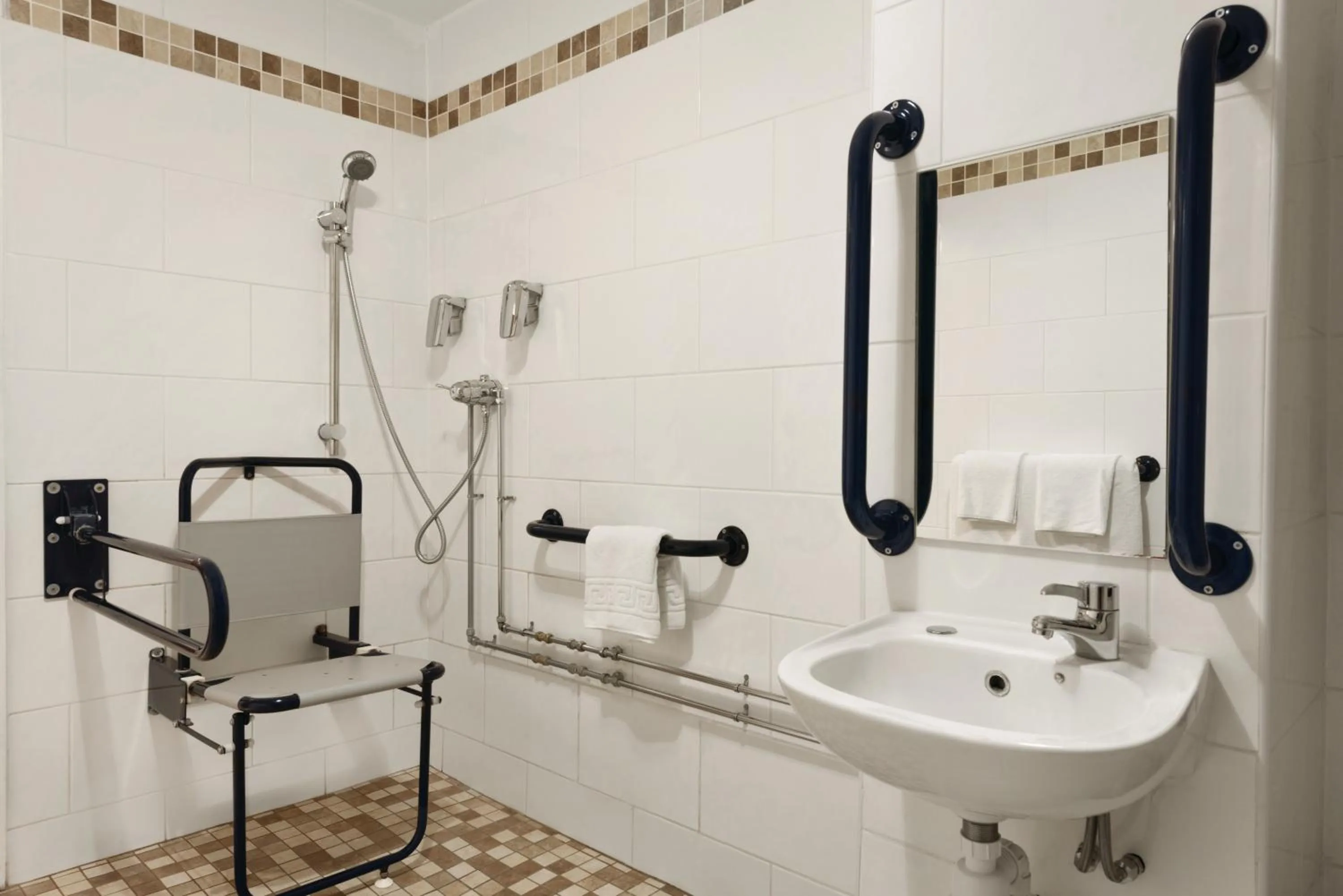 Bathroom in Riverside Hotel