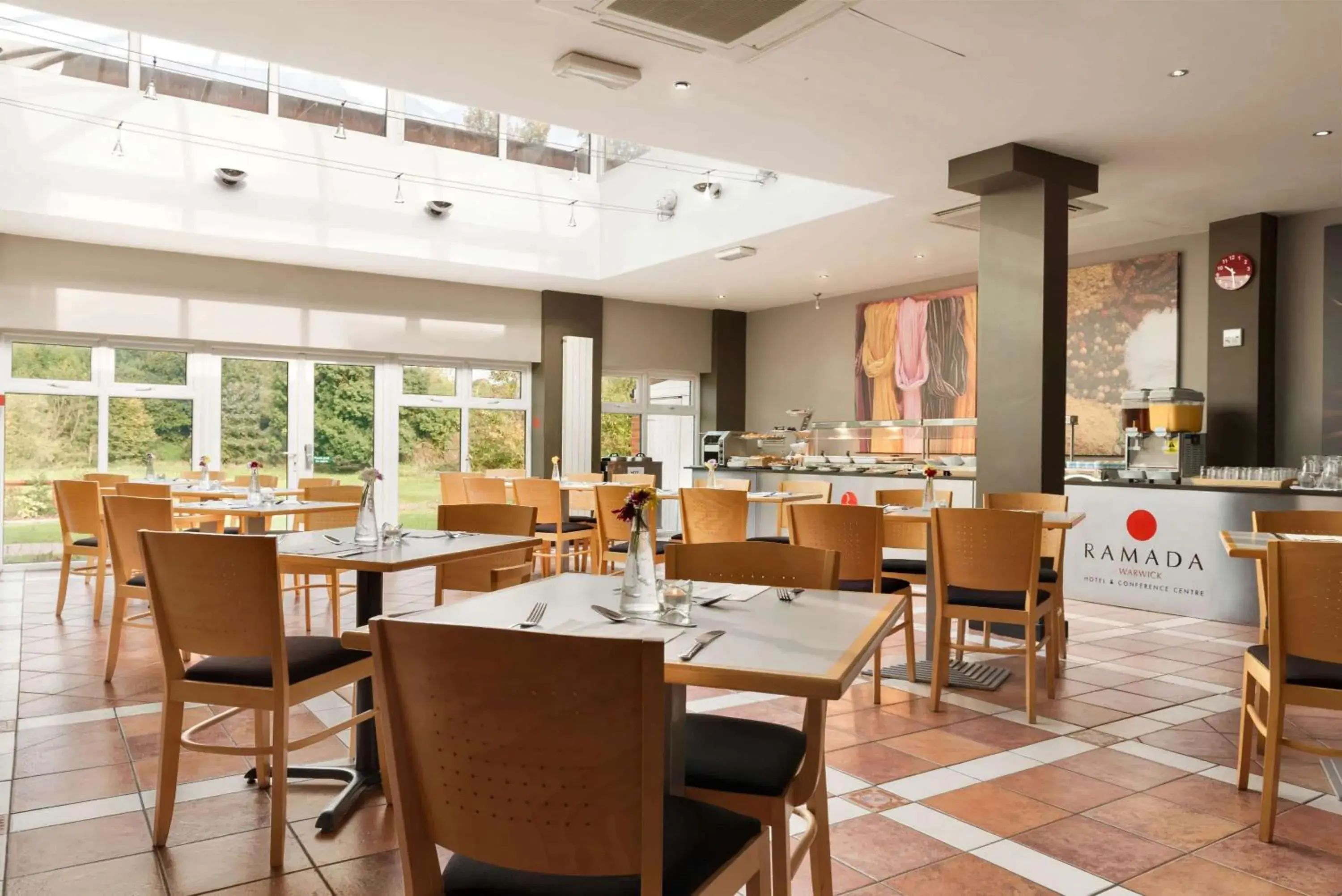 Restaurant/places to eat in Riverside Hotel Restaurant/places to eat in Riverside Hotel