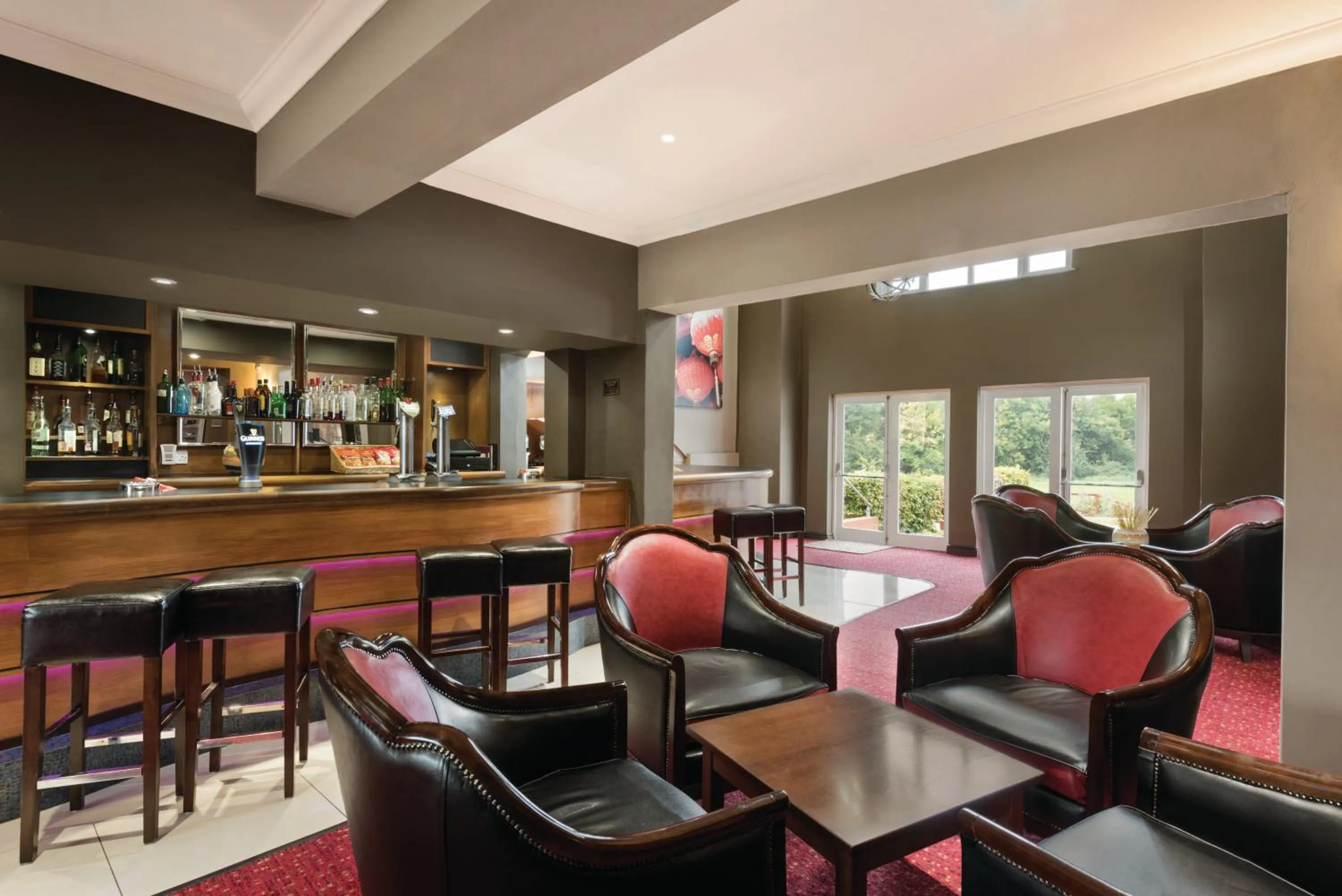 Lounge or bar in Riverside Hotel