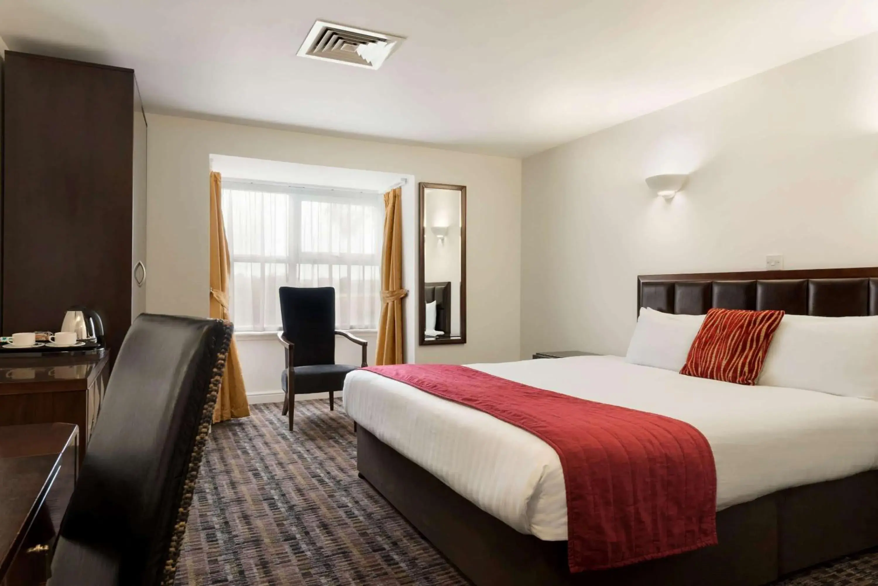 Photo of the whole room, Bed in Riverside Hotel Photo of the whole room, Bed in Riverside Hotel