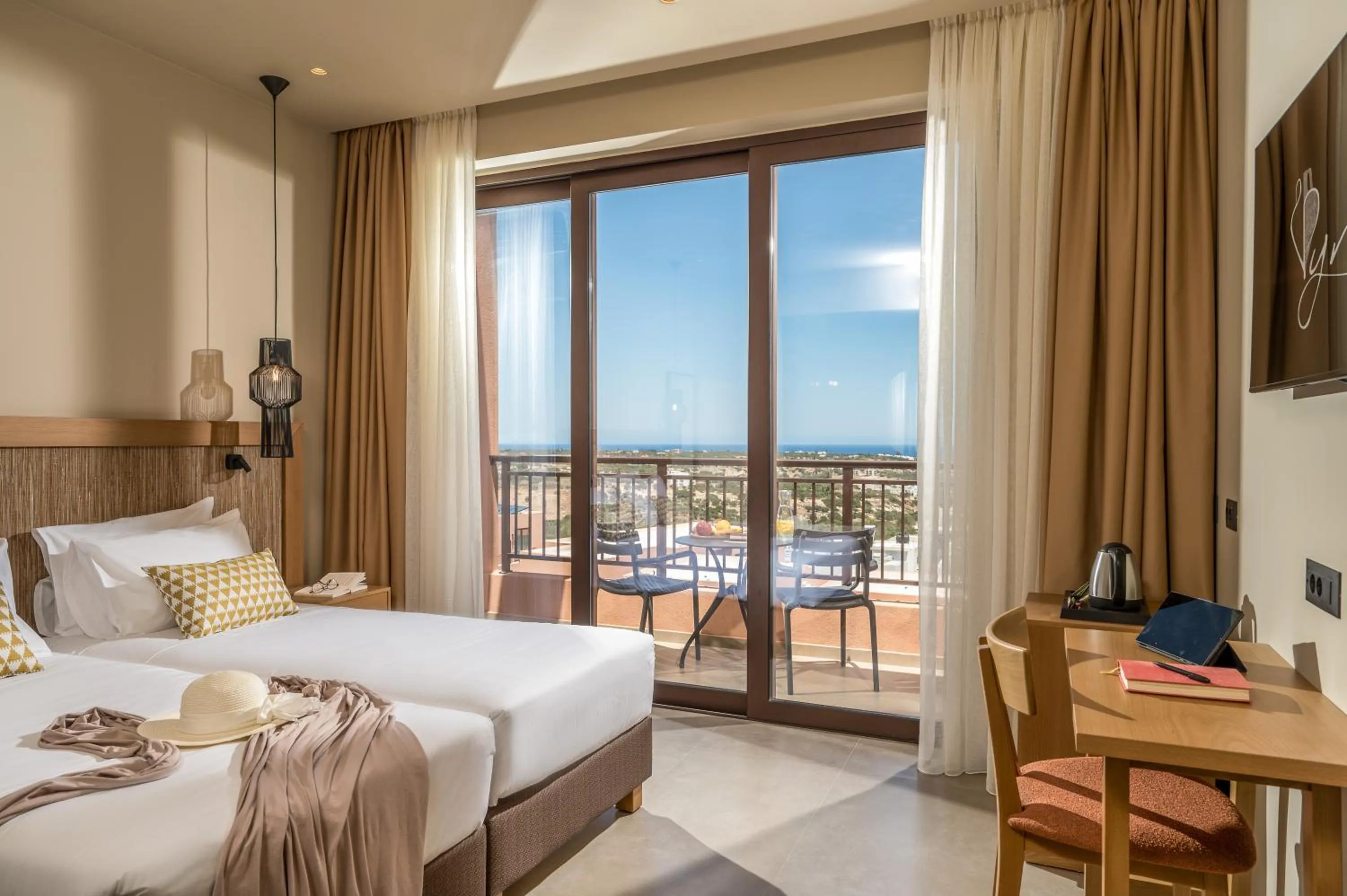 View (from property/room), Bed in Hotel Pyriá