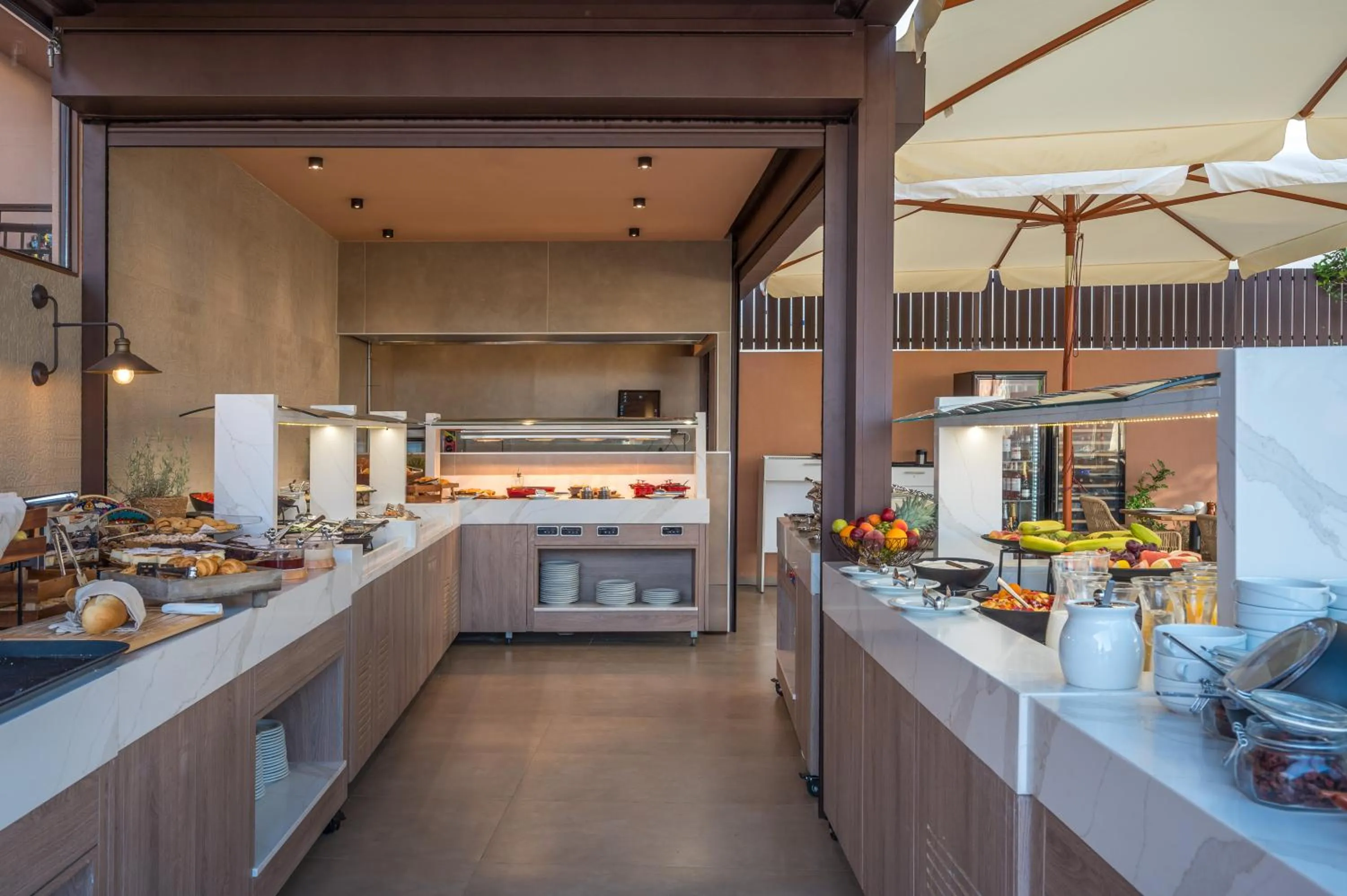 Food and drinks in Hotel Pyriá