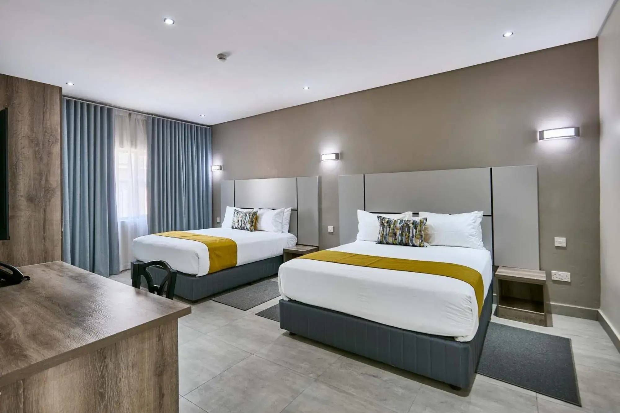 Bedroom, Bed in Oasis Hotel Bedroom, Bed in Oasis Hotel