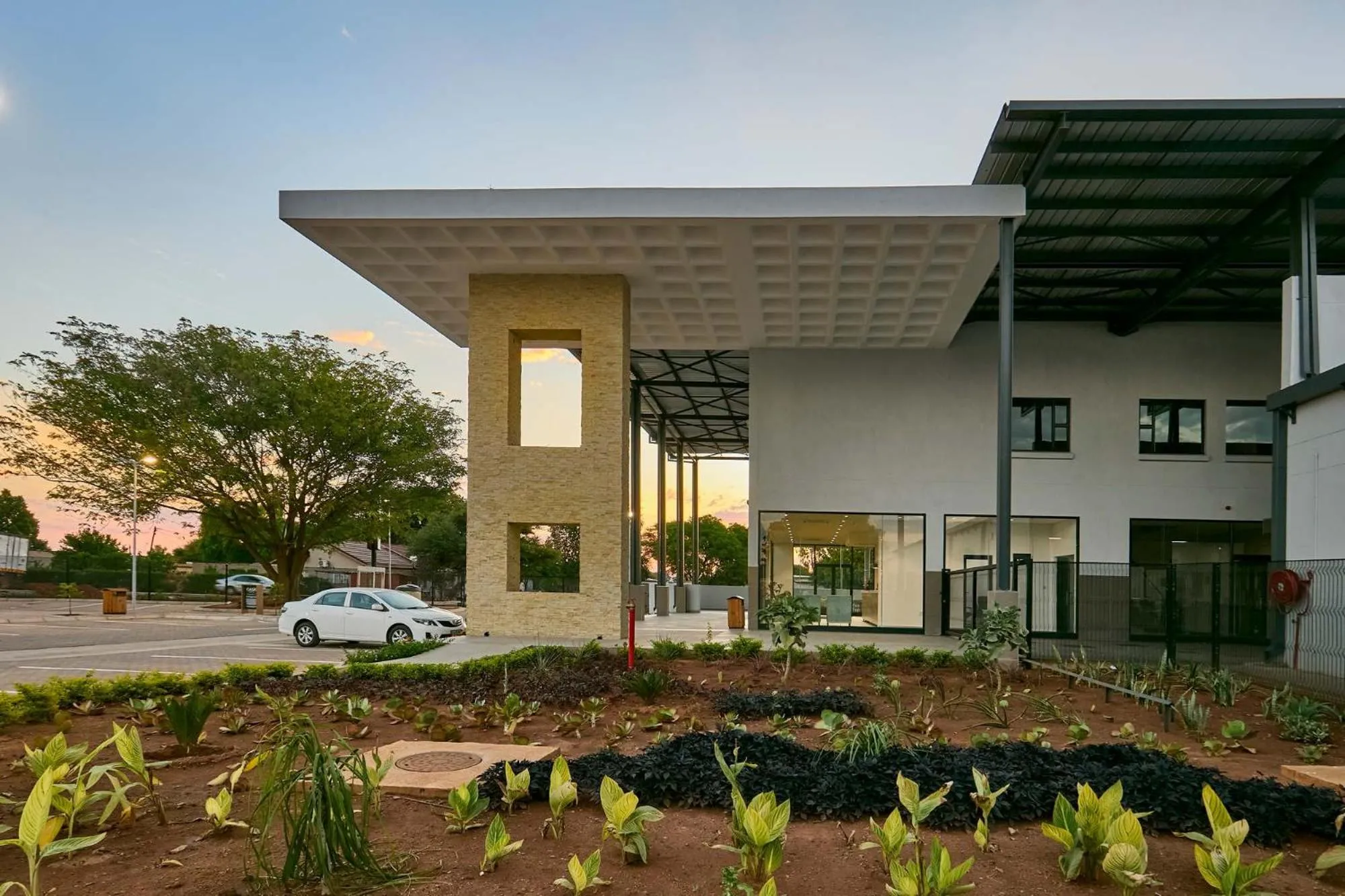 Property building in Oasis Motel