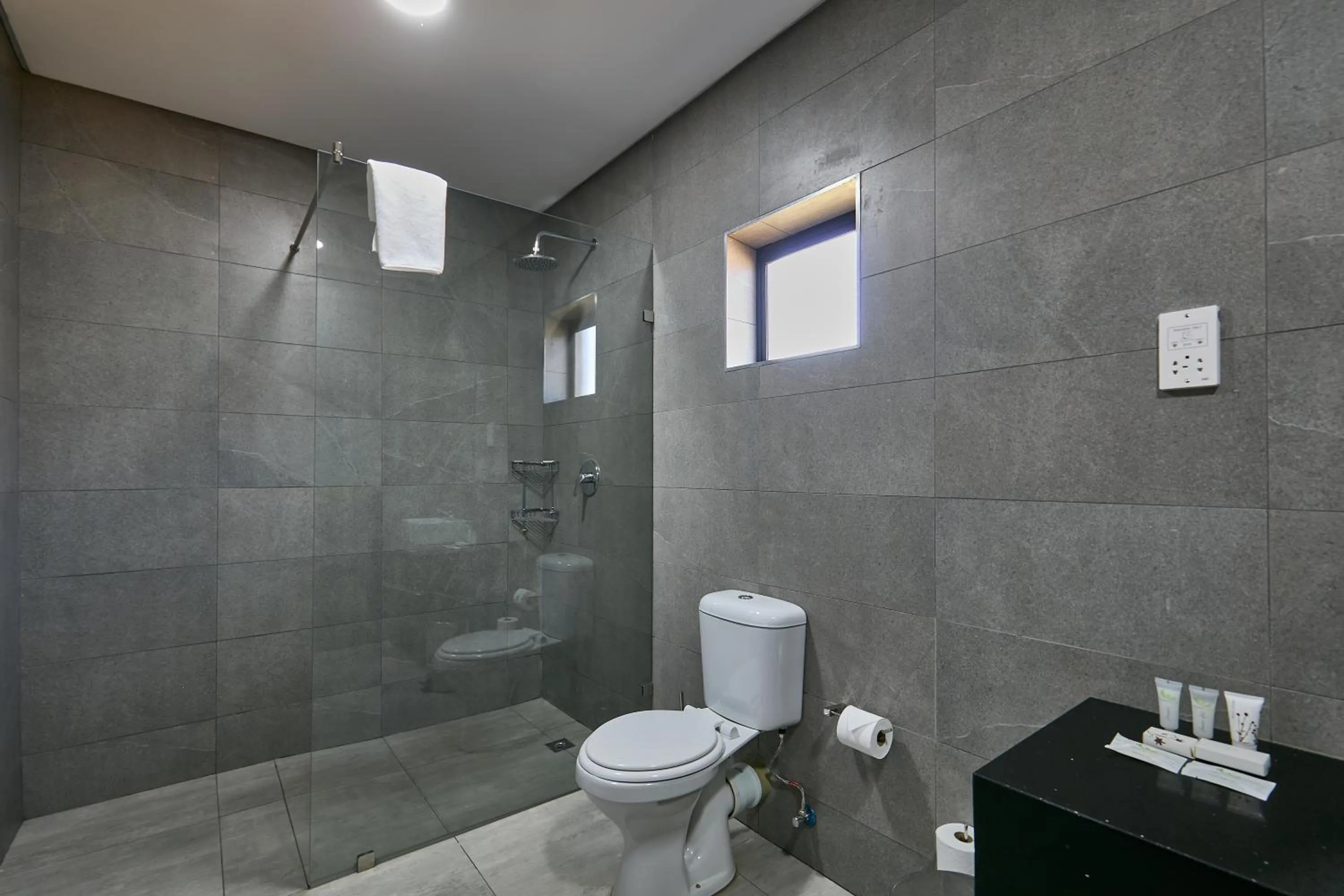 Bathroom in Oasis Motel