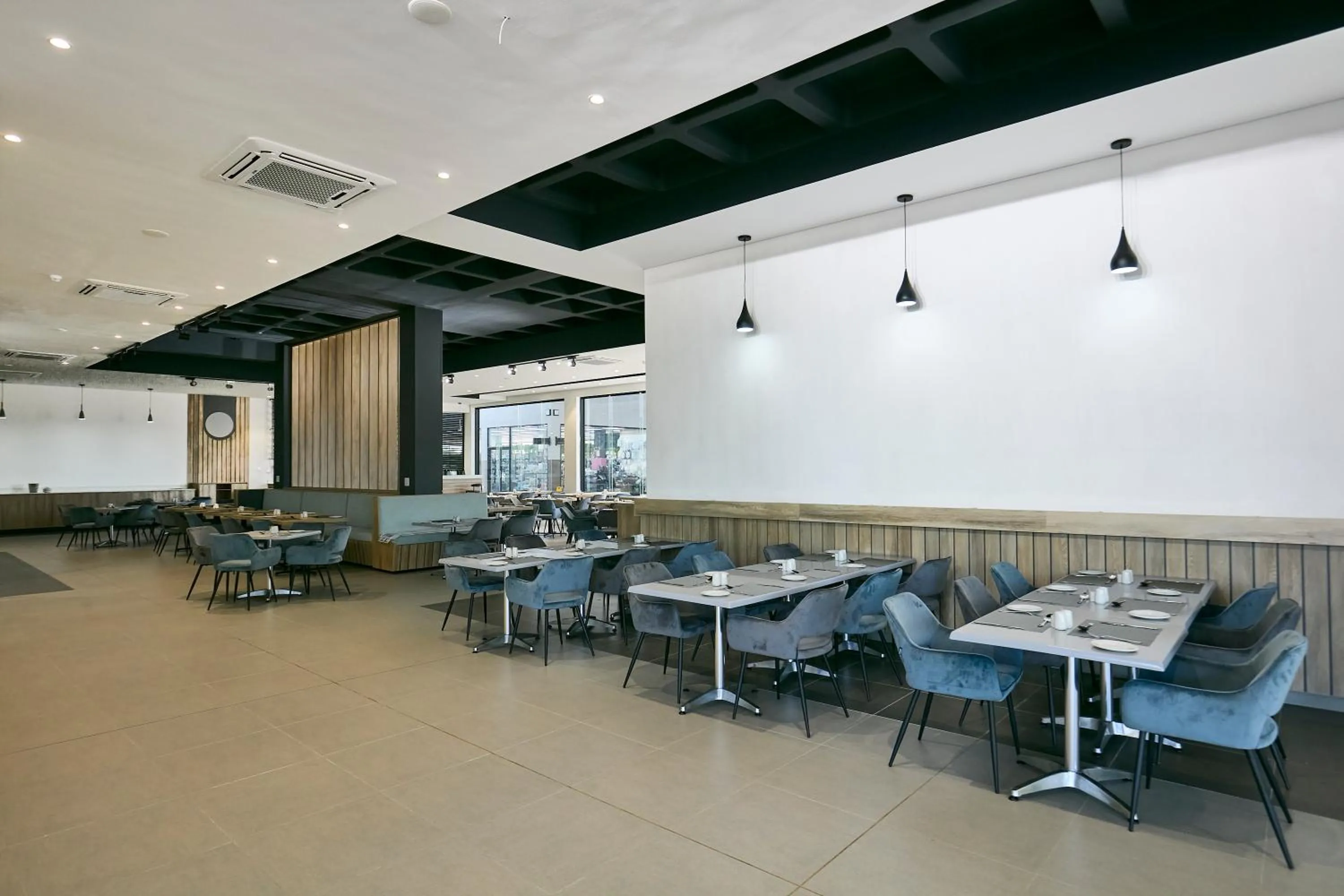 Restaurant/places to eat in Oasis Motel