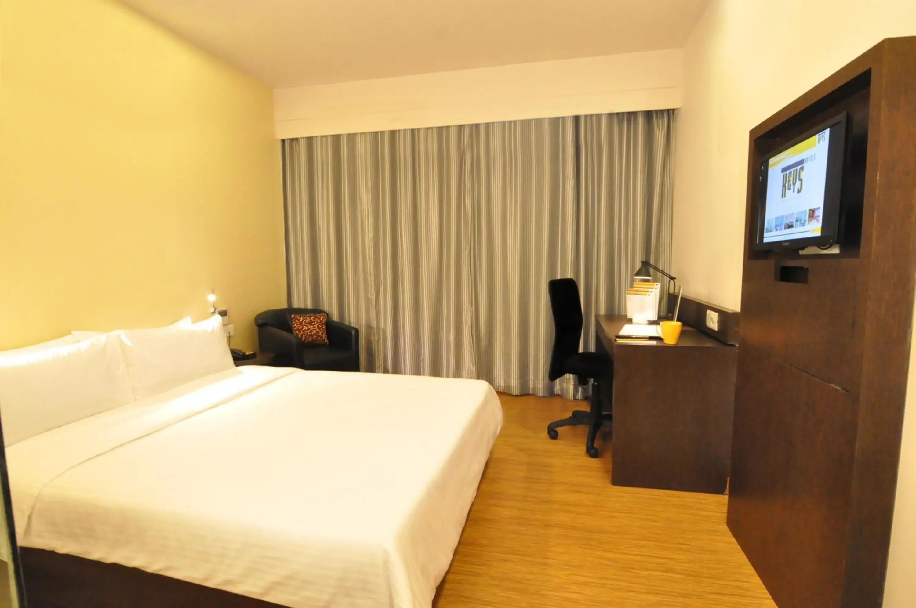 Bed in Keys Select by Lemon Tree Hotels, Kochi Bed in Keys Select by Lemon Tree Hotels, Kochi