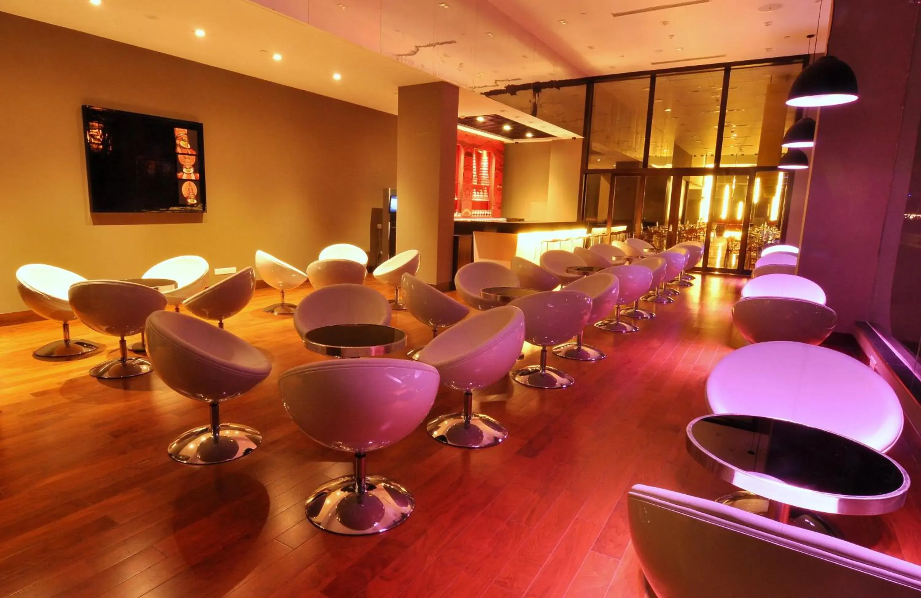 Lounge or bar in Keys Select by Lemon Tree Hotels, Kochi Lounge or bar in Keys Select by Lemon Tree Hotels, Kochi