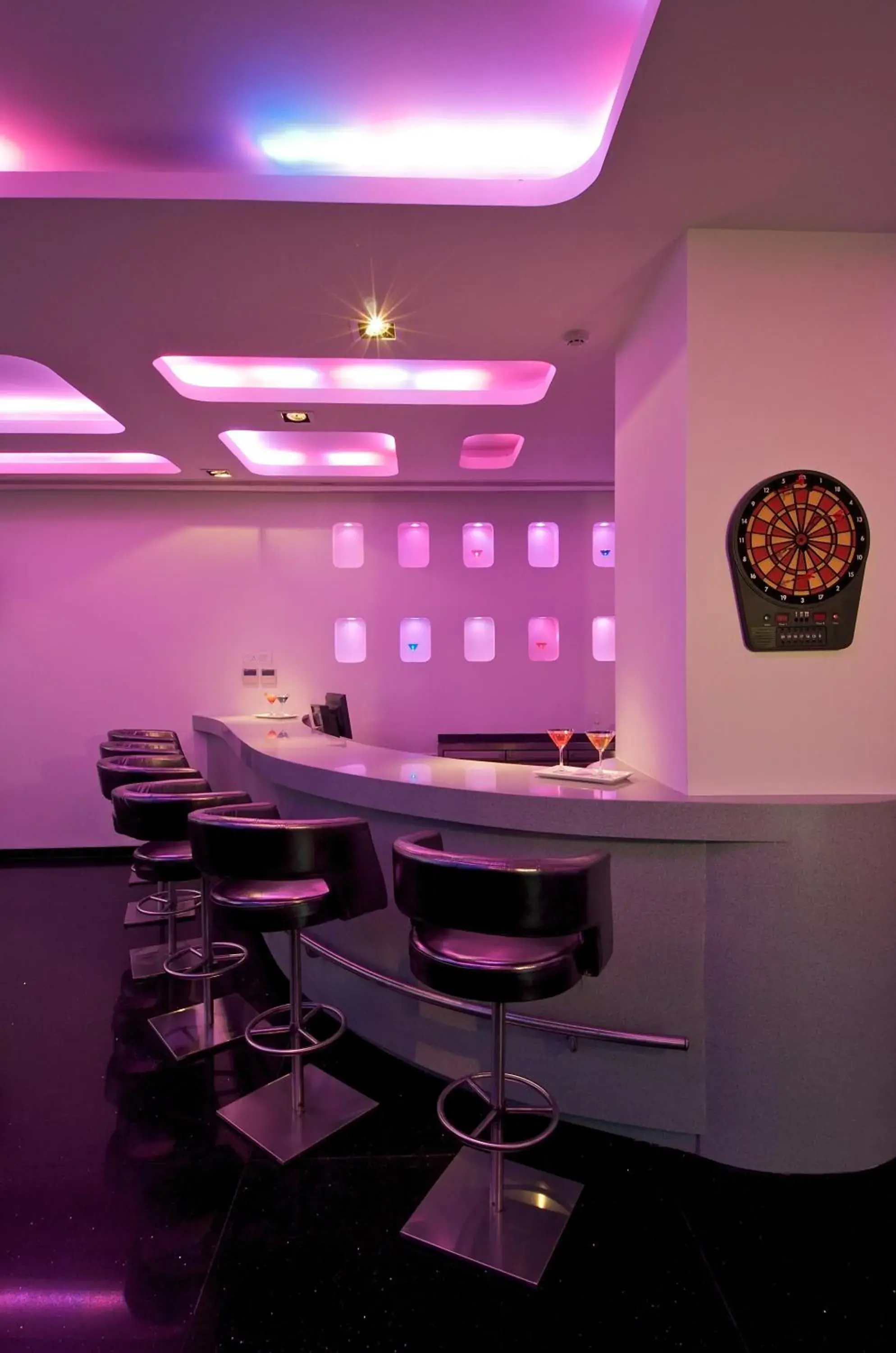 Lounge or bar in Keys Select by Lemon Tree Hotels, Kochi Lounge or bar in Keys Select by Lemon Tree Hotels, Kochi