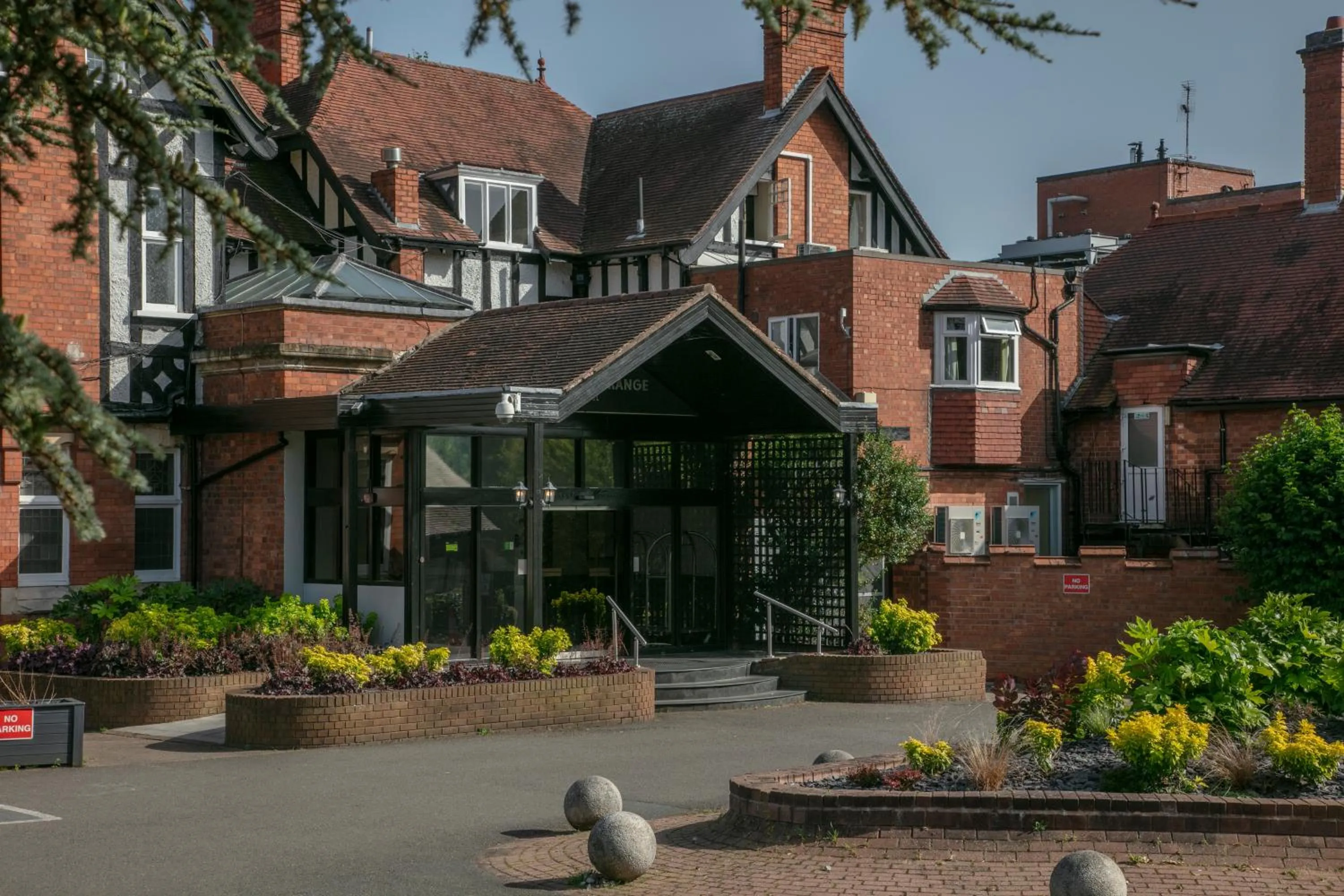 Property building in Chesford Grange Hotel