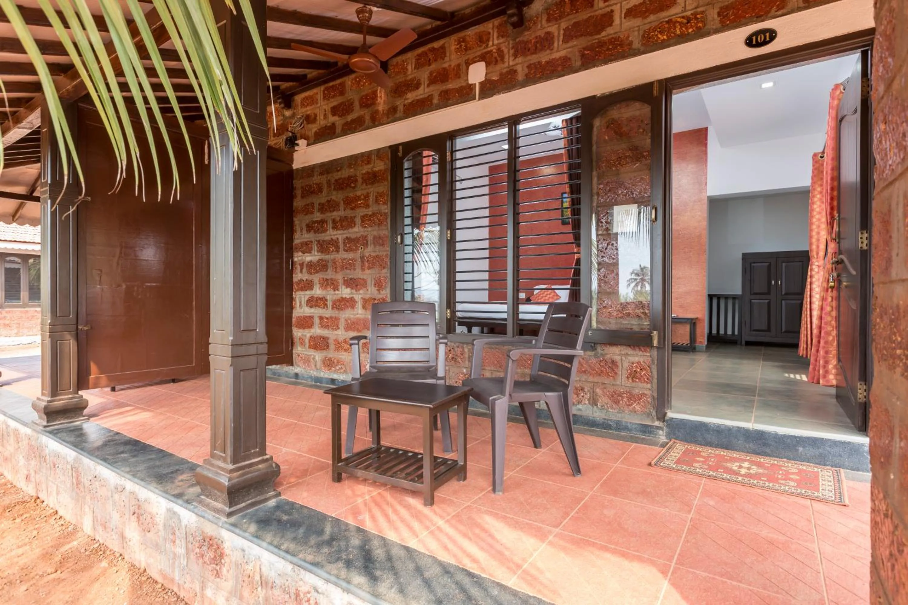 Facade/entrance in Beachfront Villas