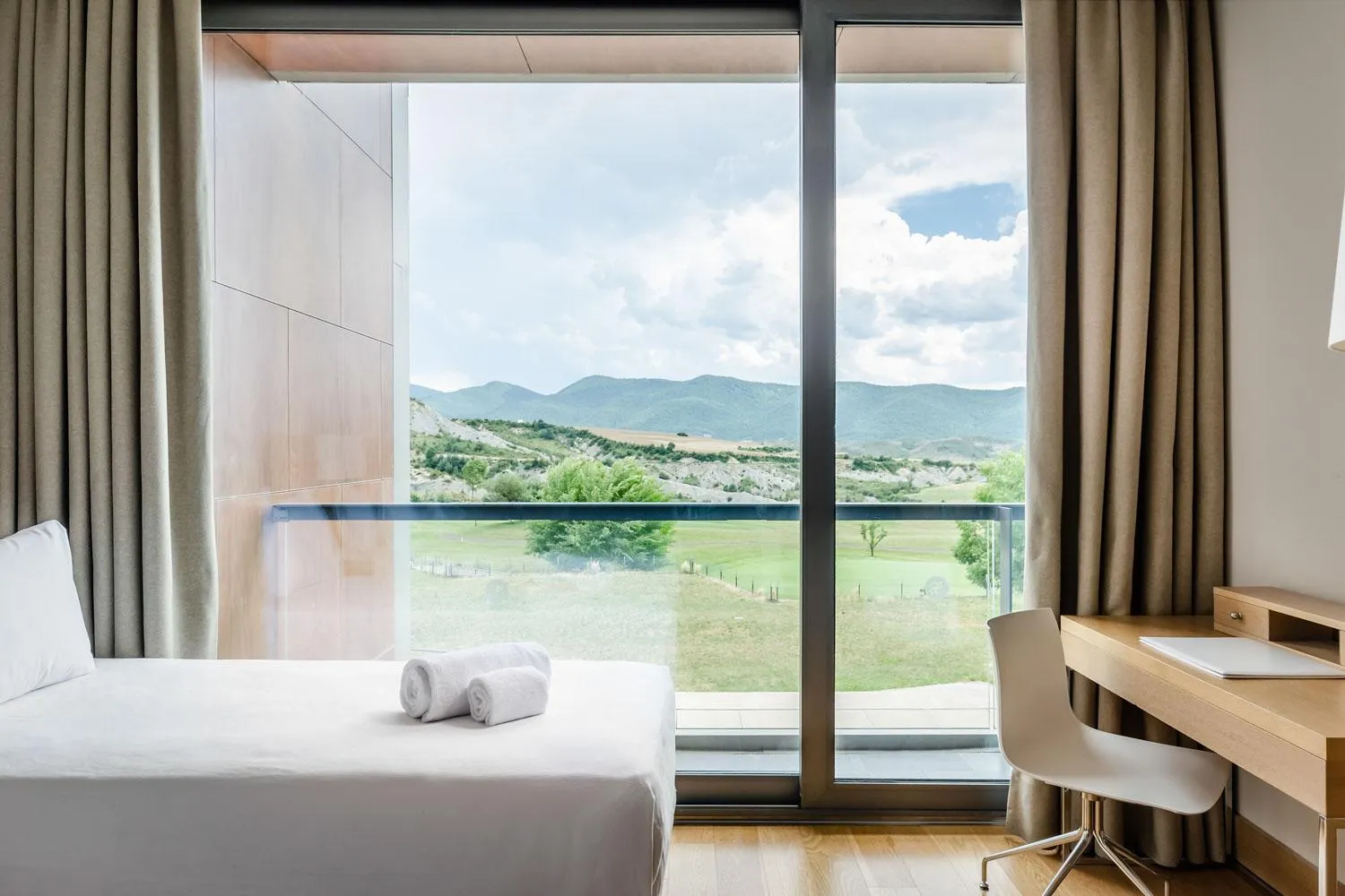 View (from property/room), Bed in ​Exe Las Margas Golf