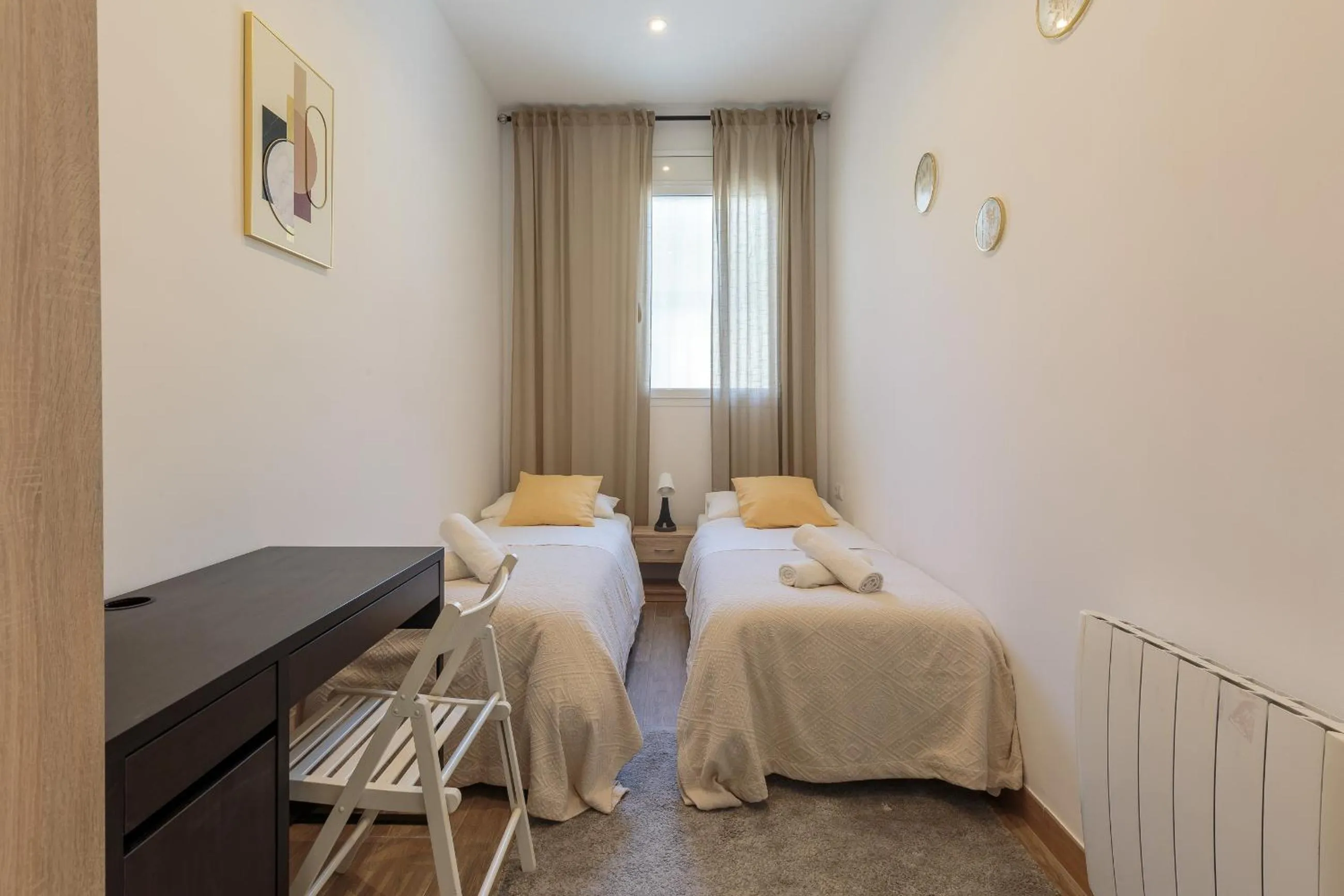 Bedroom, Bed in Sagrada Familia Apartment