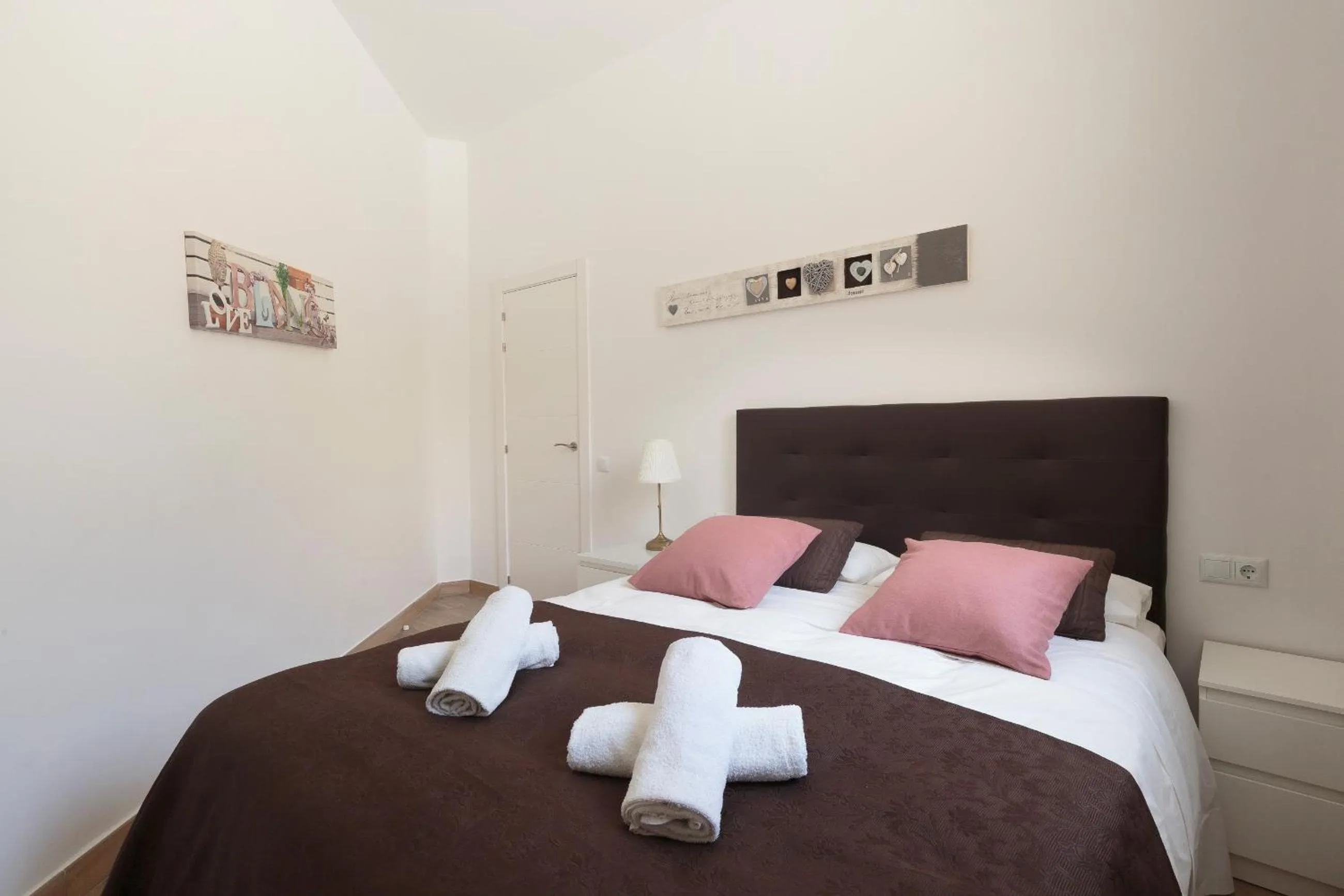 Bedroom, Bed in Sagrada Familia Apartment