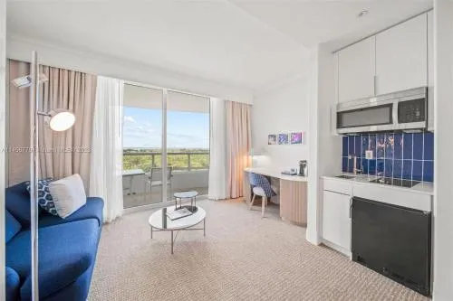 Fontainebleau Miami Beach Junior Suite