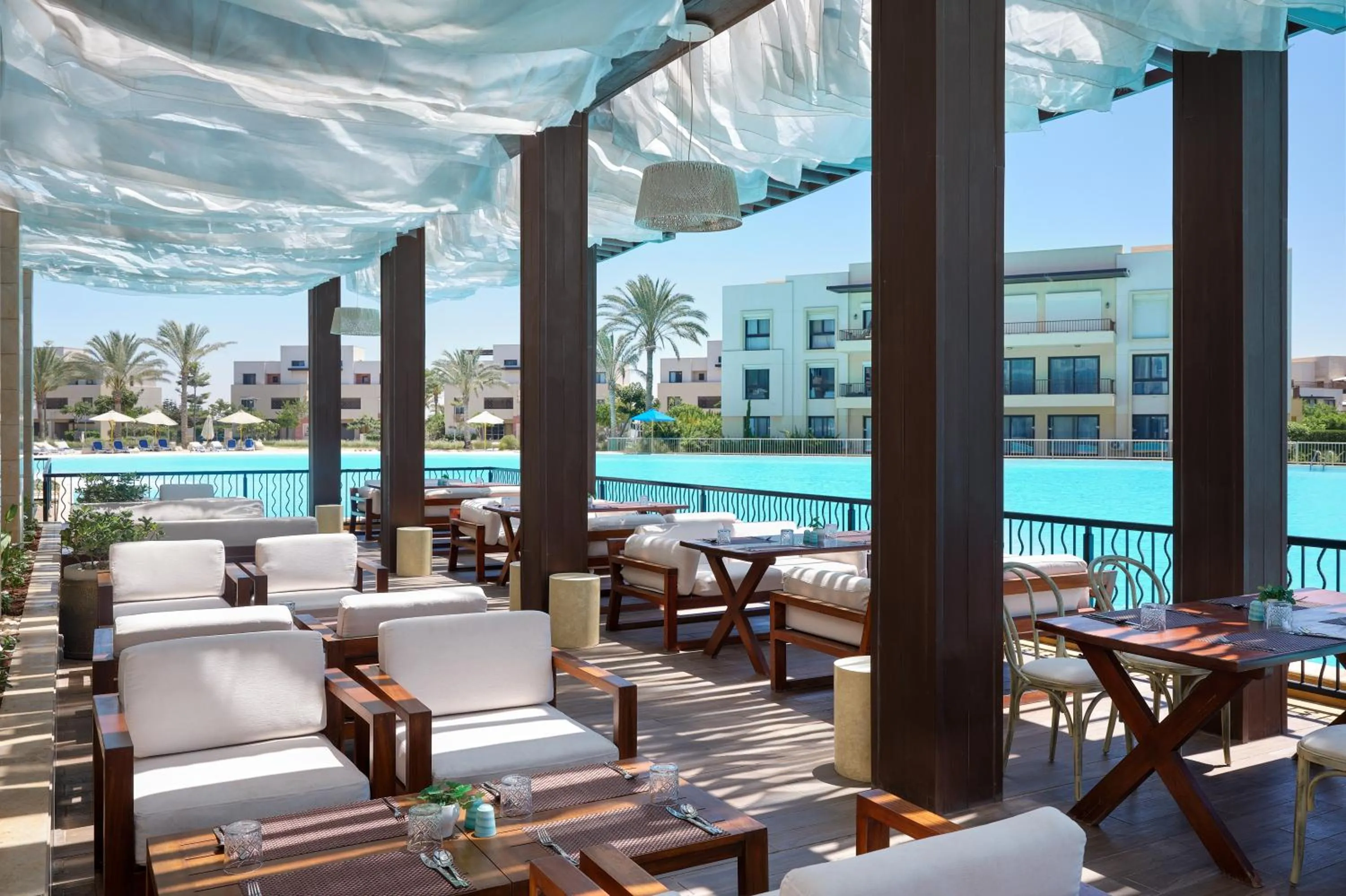 Restaurant/places to eat in Marassi Boutique Hotel-Blanca