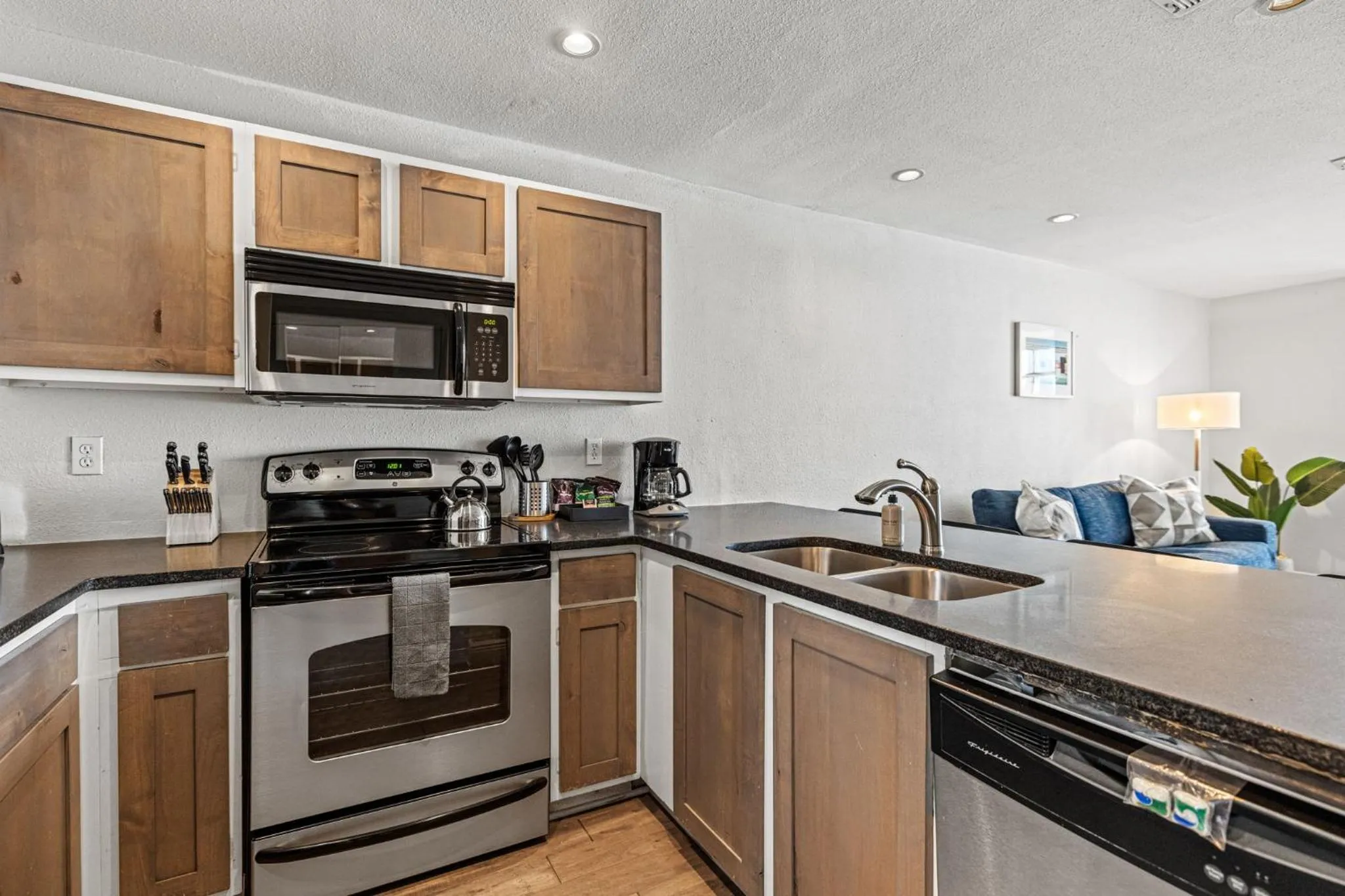 Kitchen or kitchenette in Littlefield Lofts, Hosted by Placemakr - 6th St