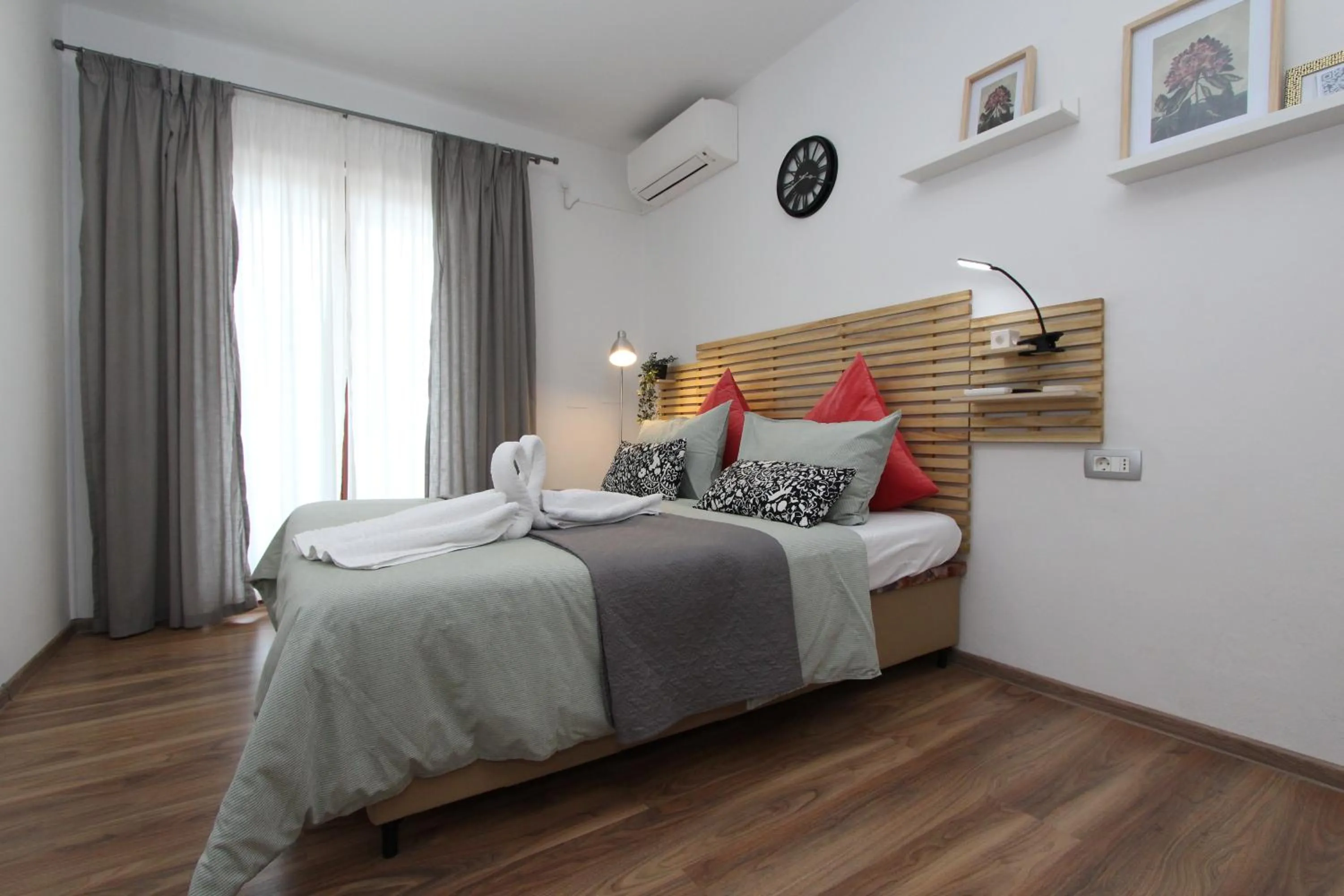 Bedroom, Bed in Rooms and Apartment Matosevic