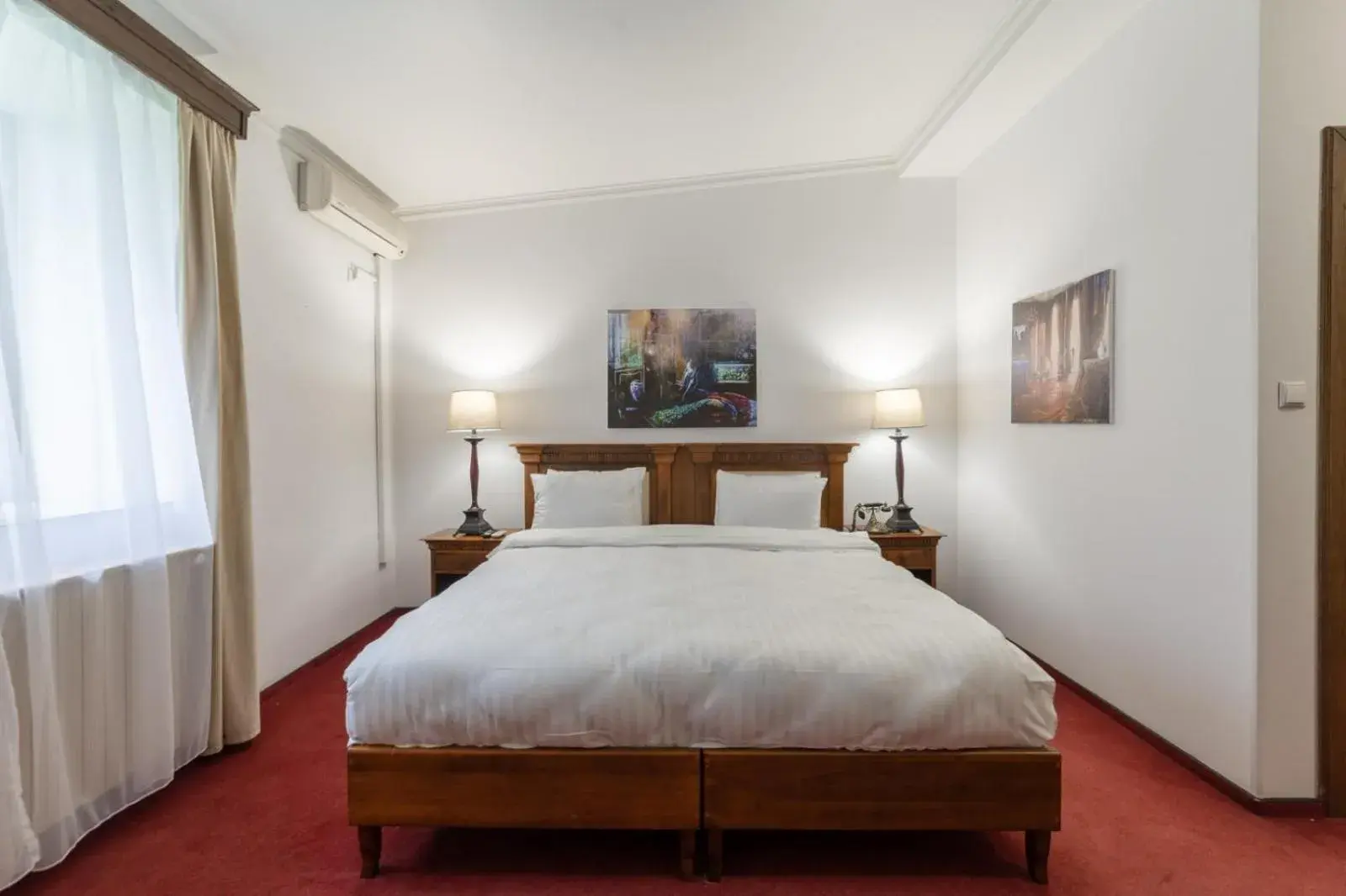 Photo of the whole room, Bed in Arc de Triomphe by CityBookings Photo of the whole room, Bed in Arc de Triomphe by CityBookings