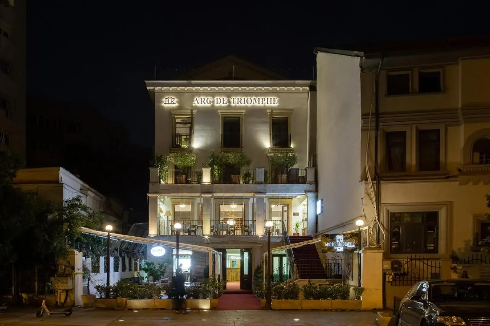 Property building in Arc de Triomphe by CityBookings Property building in Arc de Triomphe by CityBookings