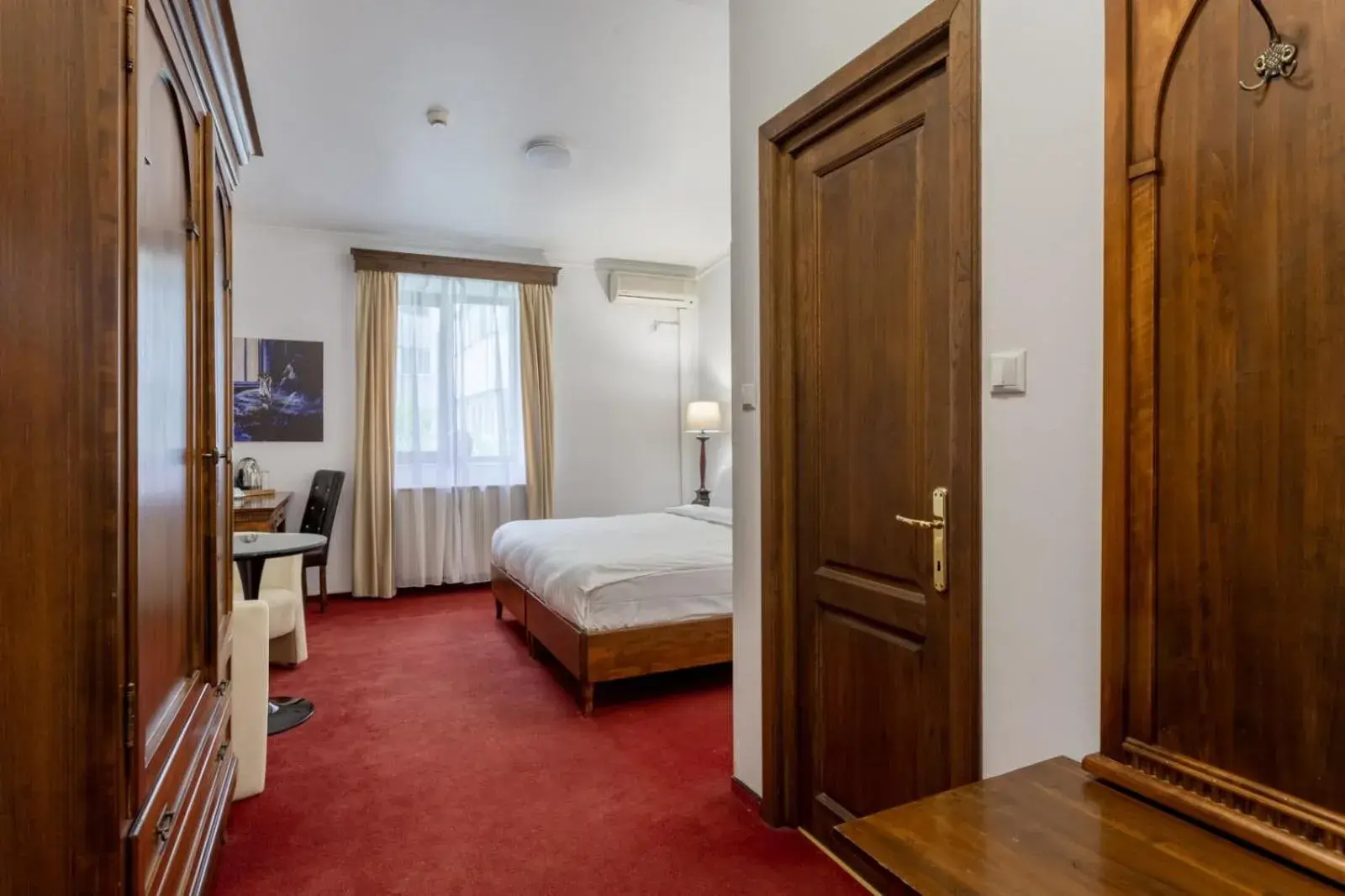 Photo of the whole room, Bed in Arc de Triomphe by CityBookings Photo of the whole room, Bed in Arc de Triomphe by CityBookings