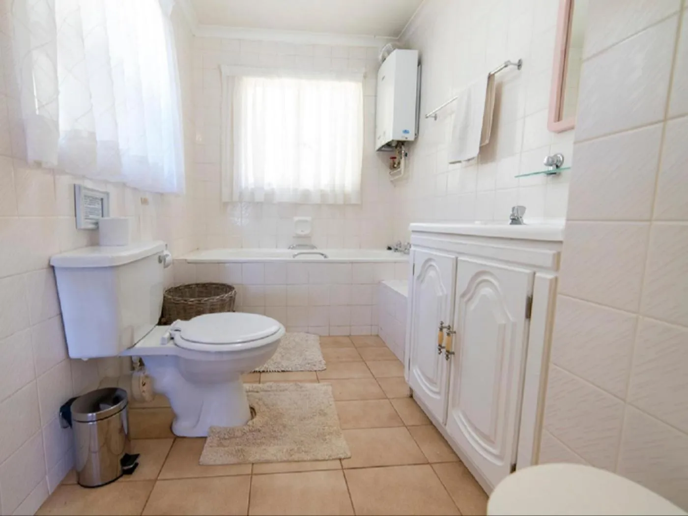 Bathroom in Lake Naverone Holiday Cottages