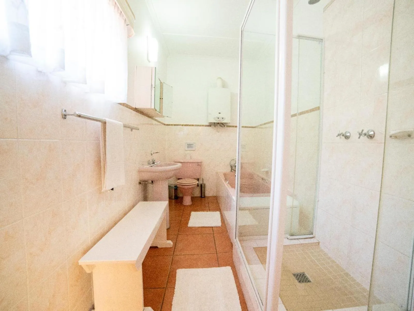 Shower in Lake Naverone Holiday Cottages