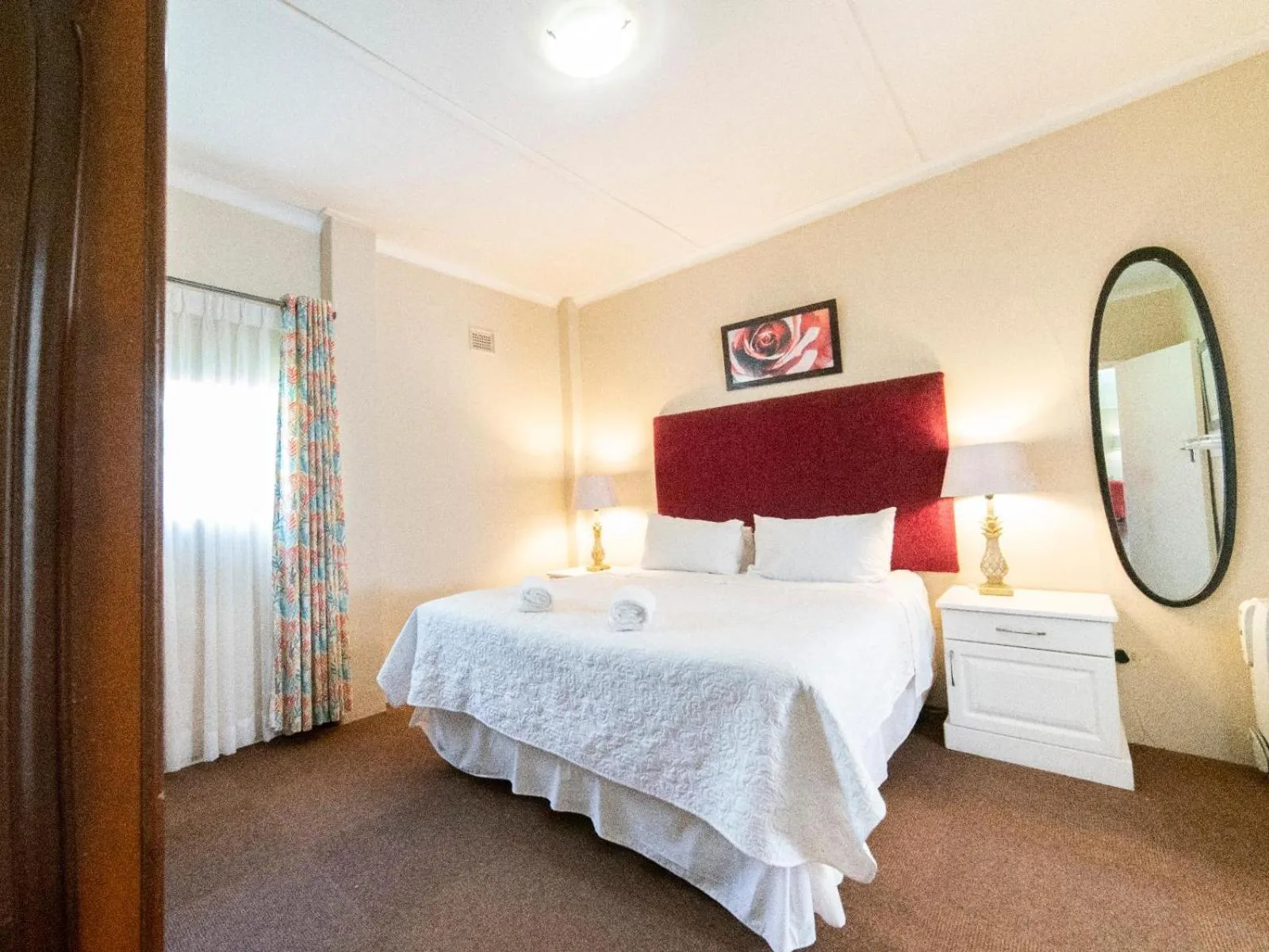 Photo of the whole room, Bed in Lake Naverone Holiday Cottages