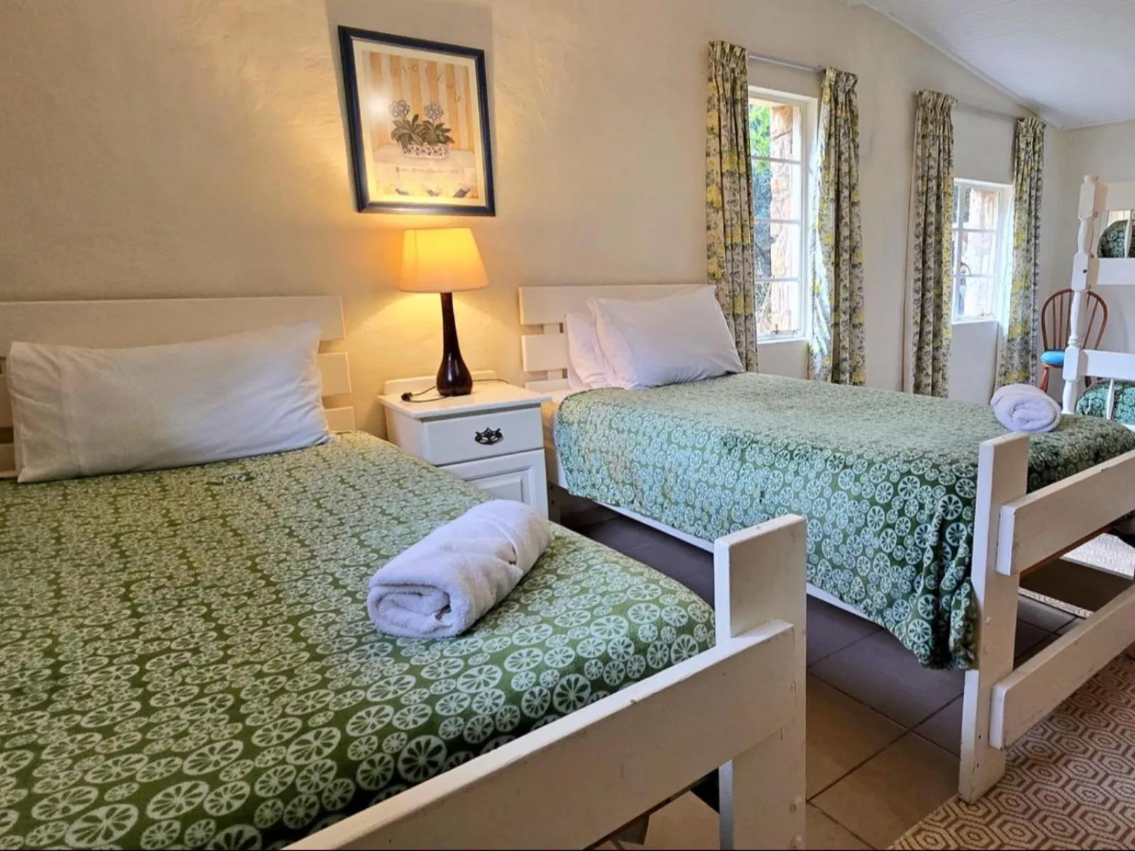 Photo of the whole room, Bed in Lake Naverone Holiday Cottages