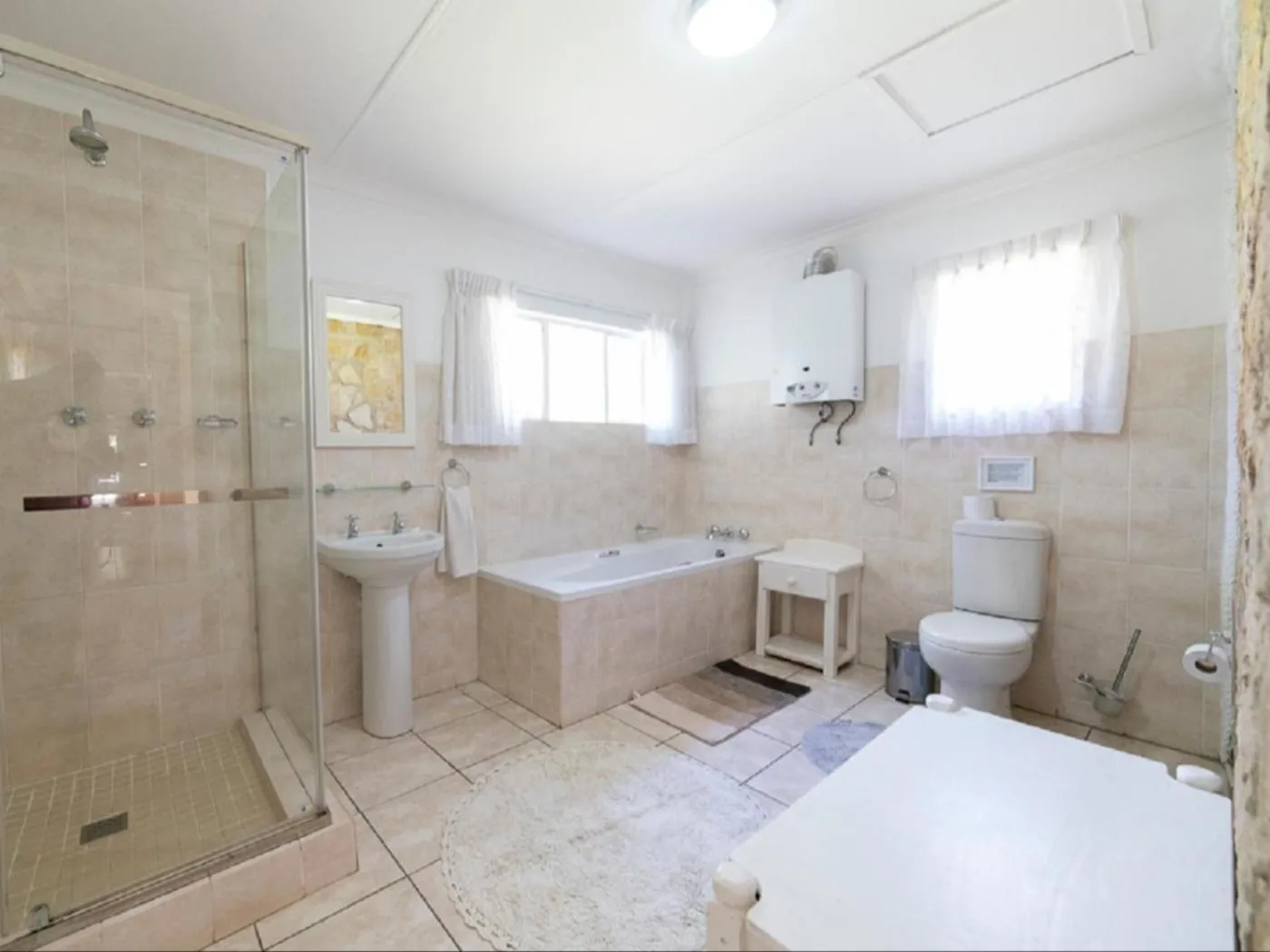 Bathroom in Lake Naverone Holiday Cottages