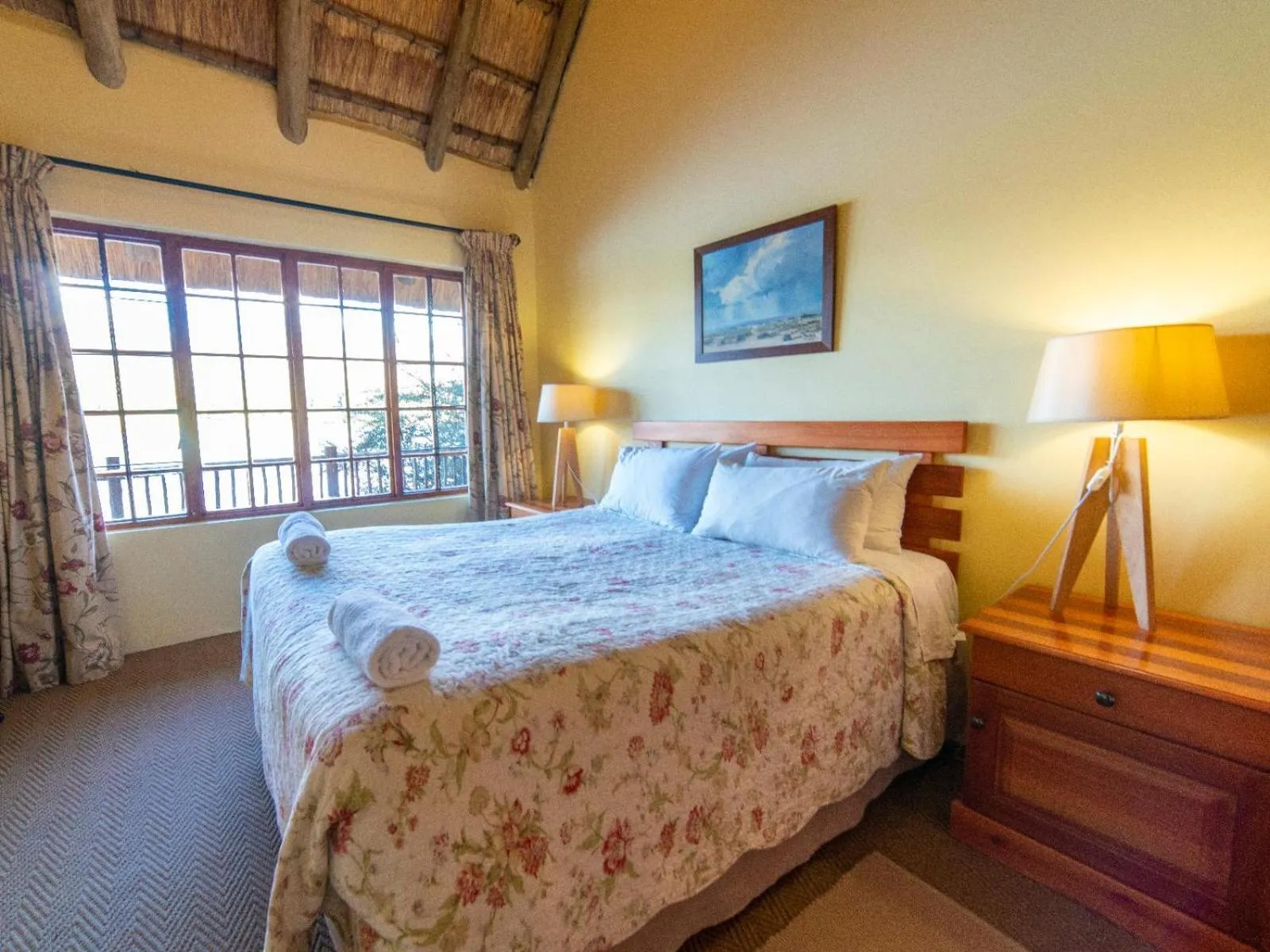 Photo of the whole room, Bed in Lake Naverone Holiday Cottages