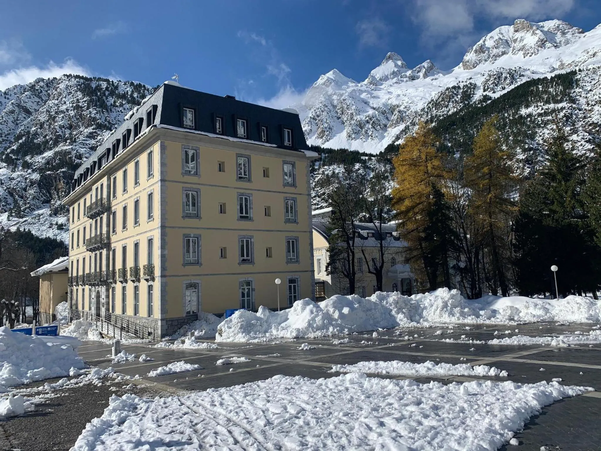 Property building in Gran Hotel – Balneario de Panticosa