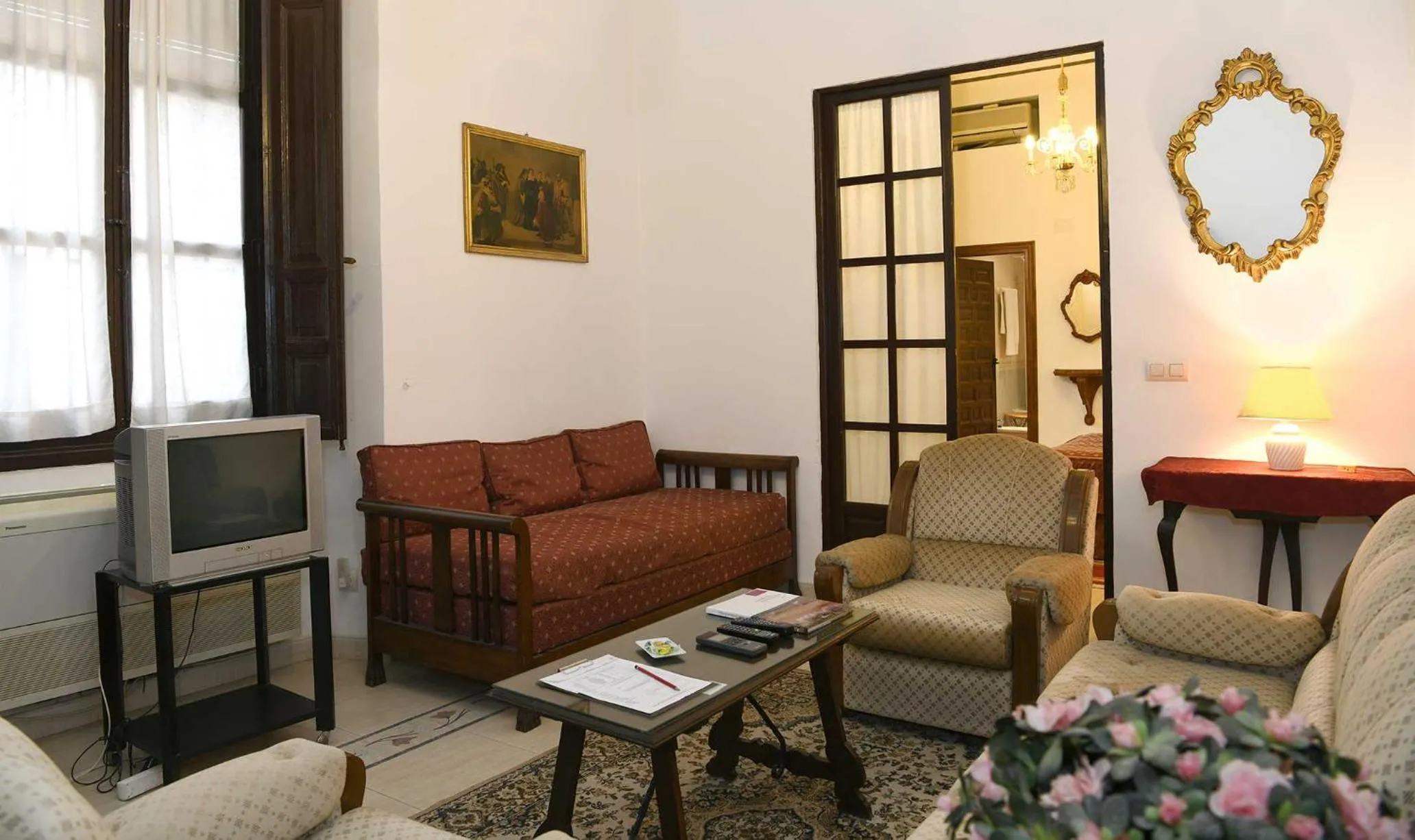 TV and multimedia in Casa de los Acacio