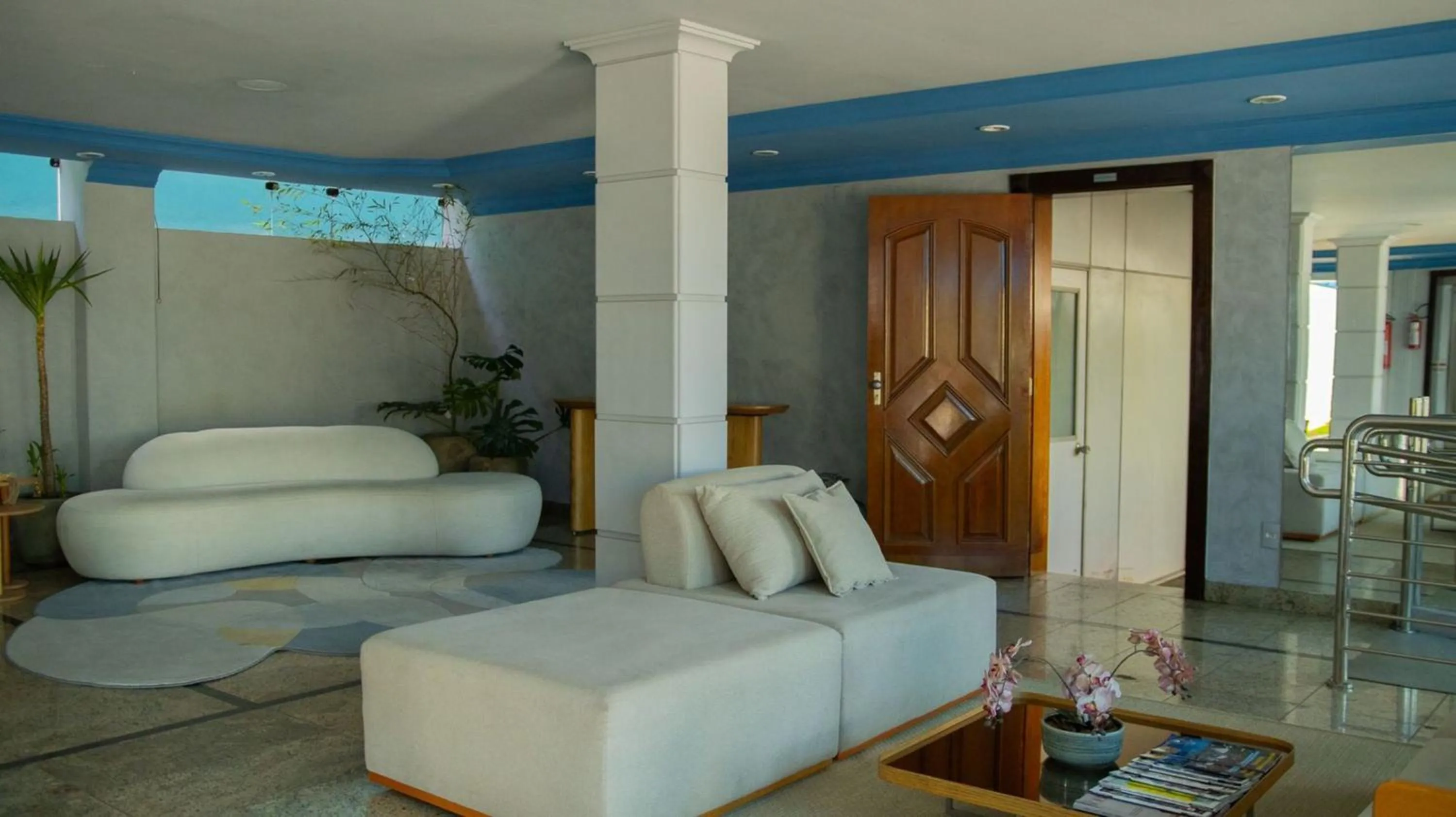 Seating area in Abbas Hotel