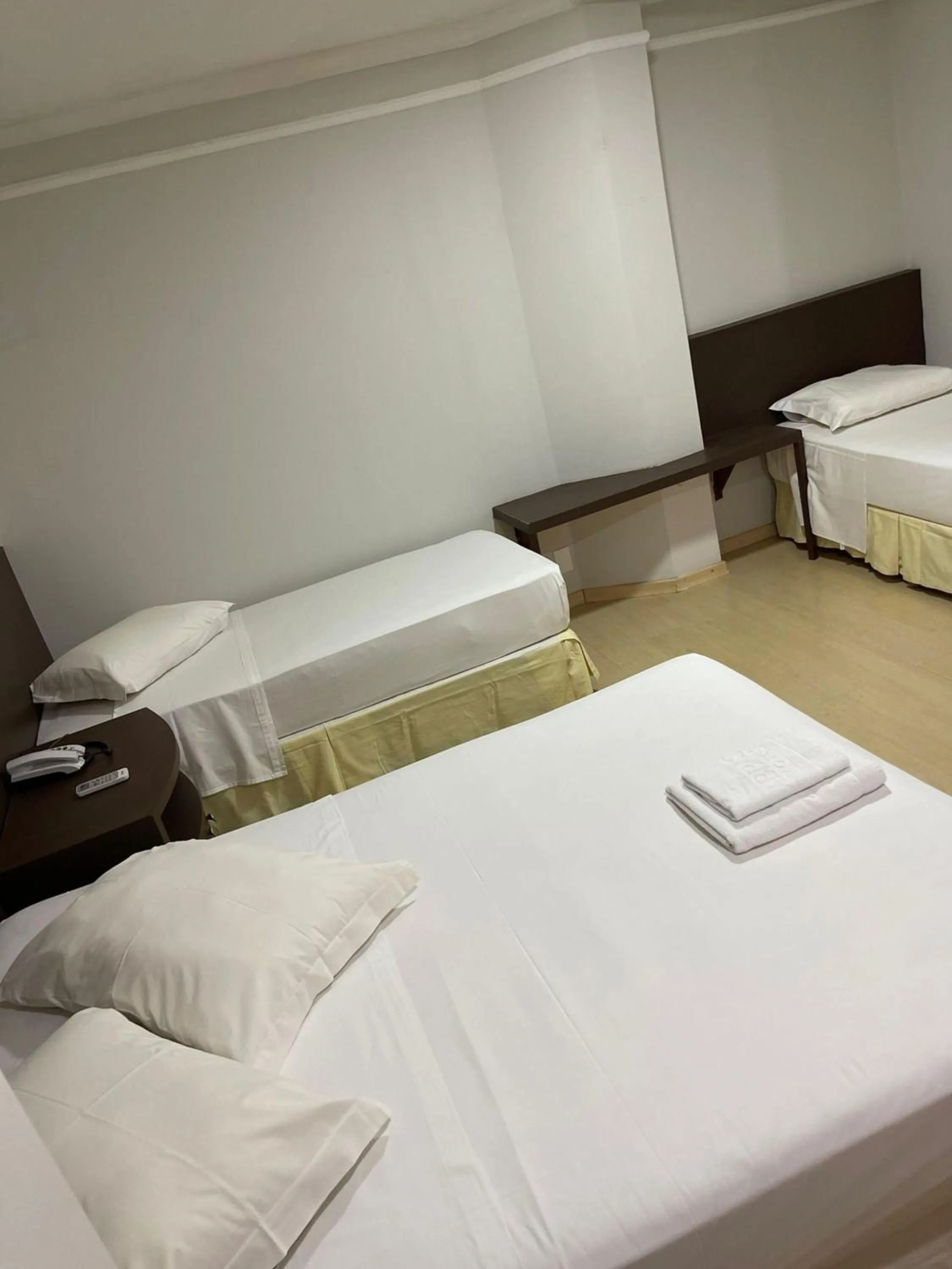 Bedroom, Bed in Abbas Hotel