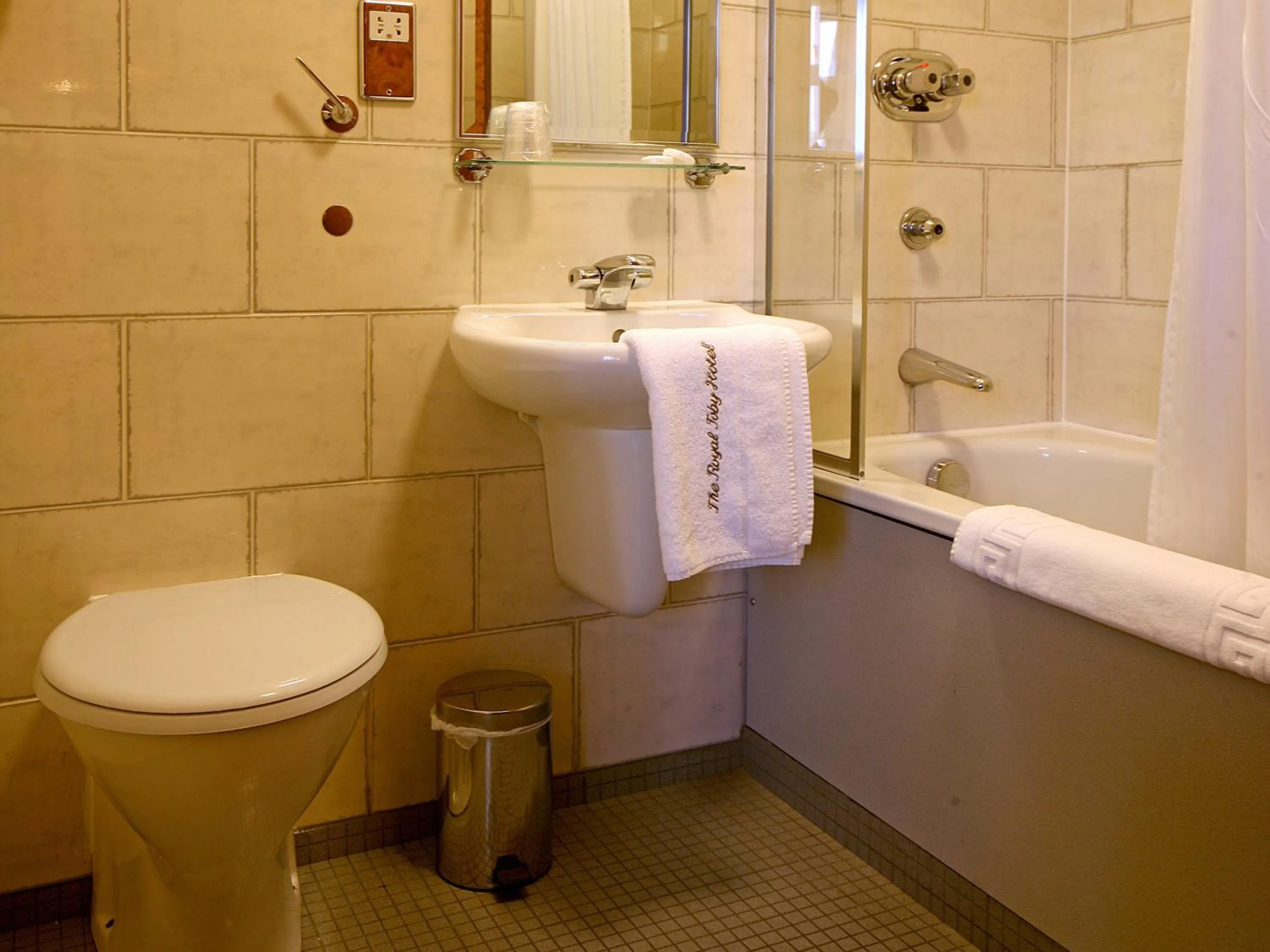 Shower in The Royal Toby Hotel