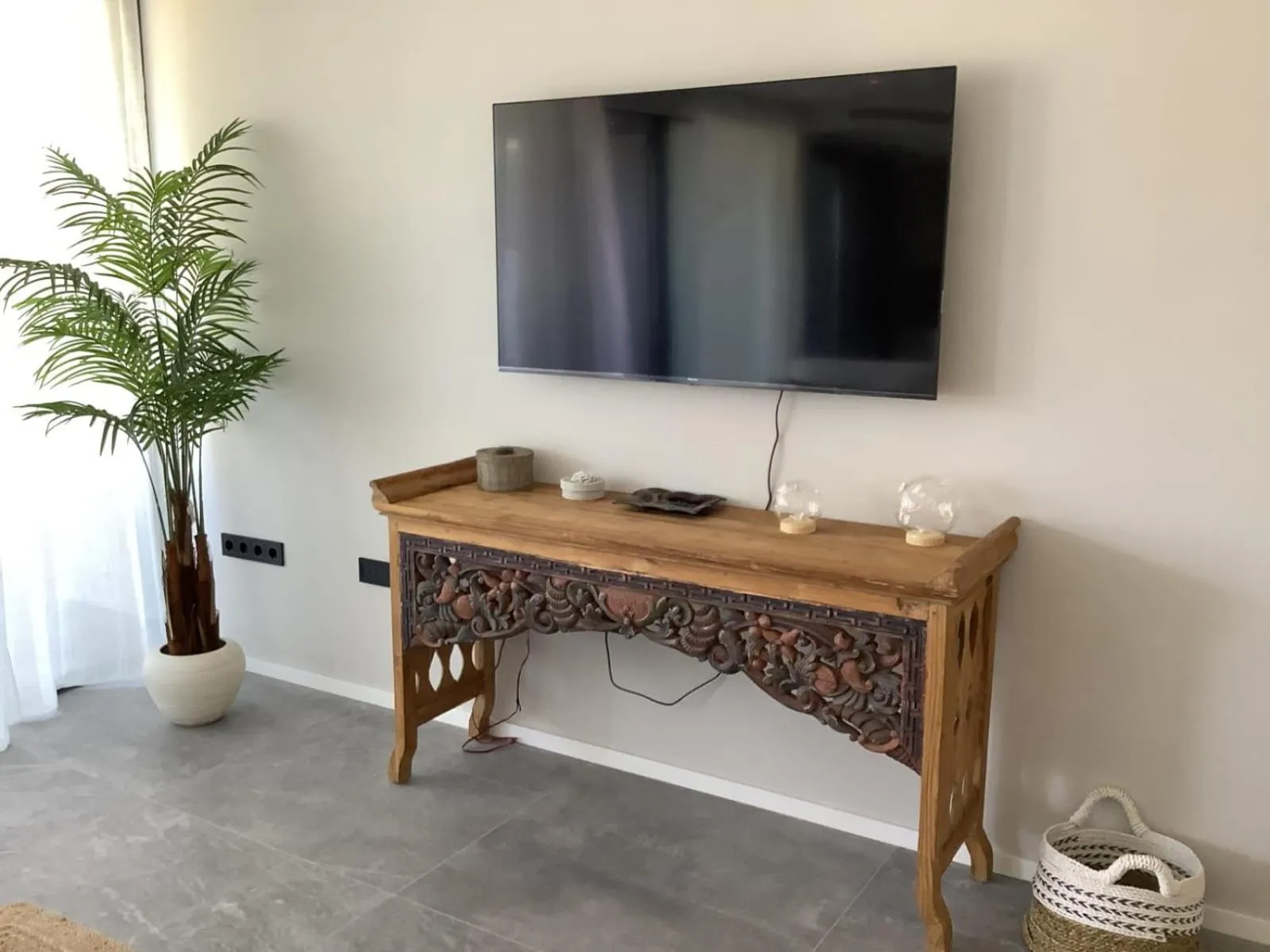 TV and multimedia in WHITE HOUSE IBIZA