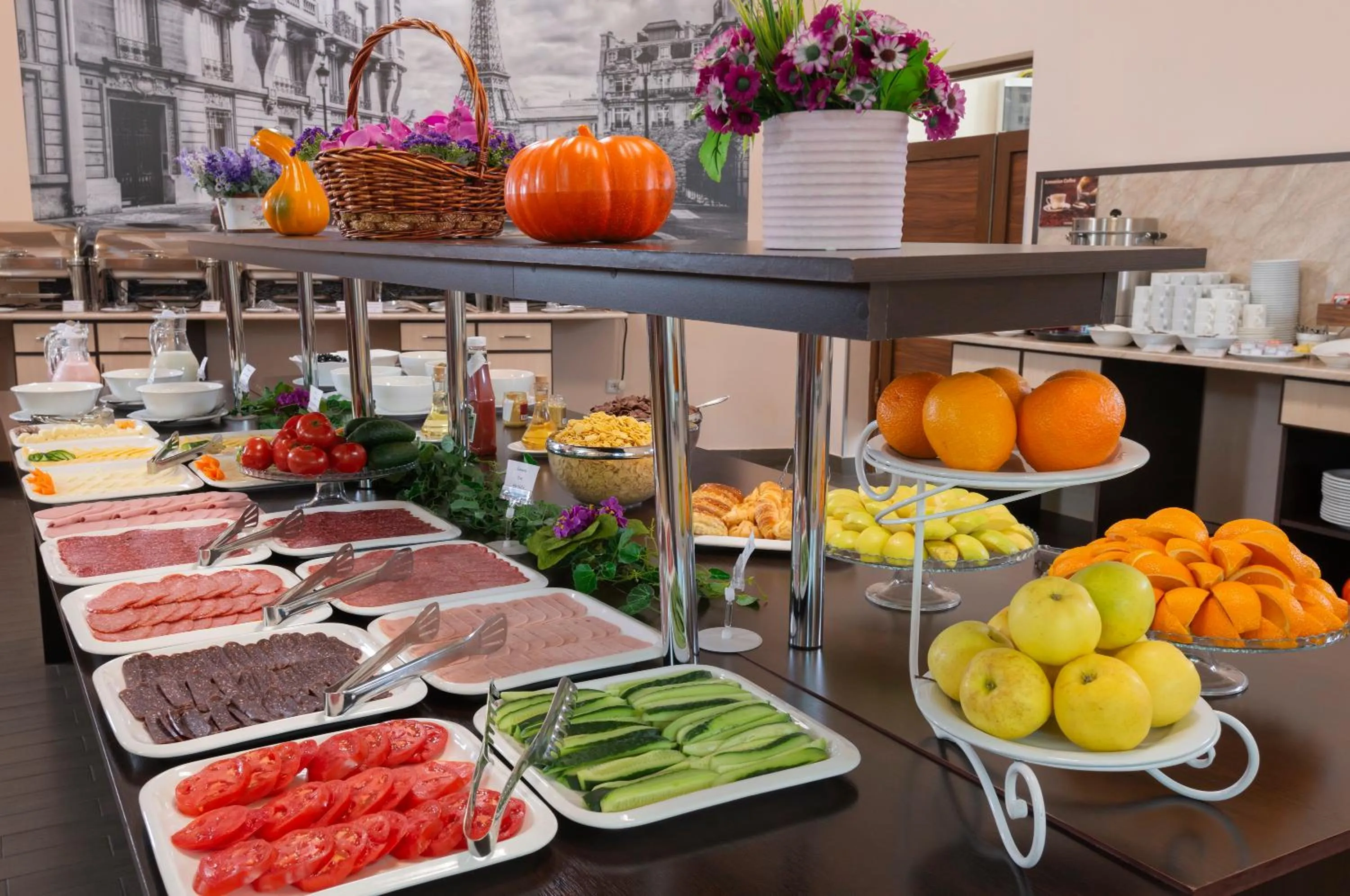 Buffet breakfast in Ani Central Inn