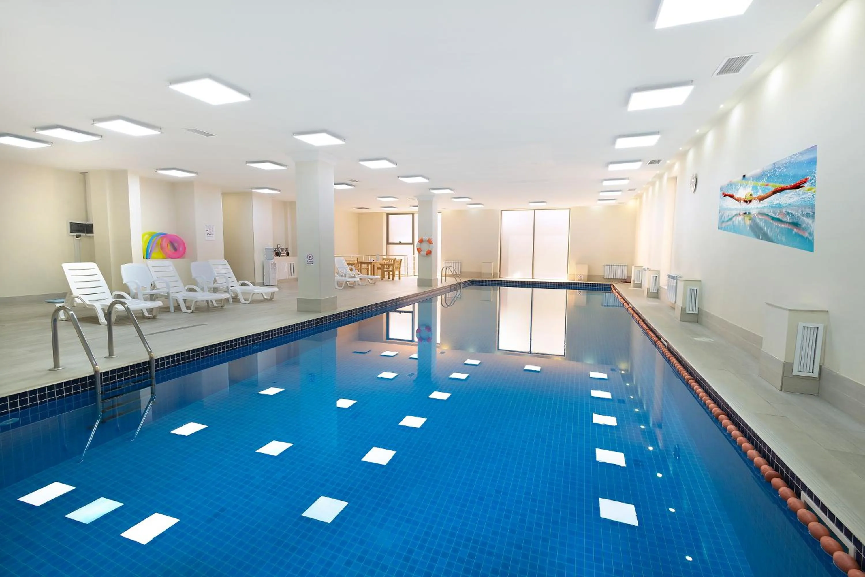 Swimming pool in Ani Central Inn