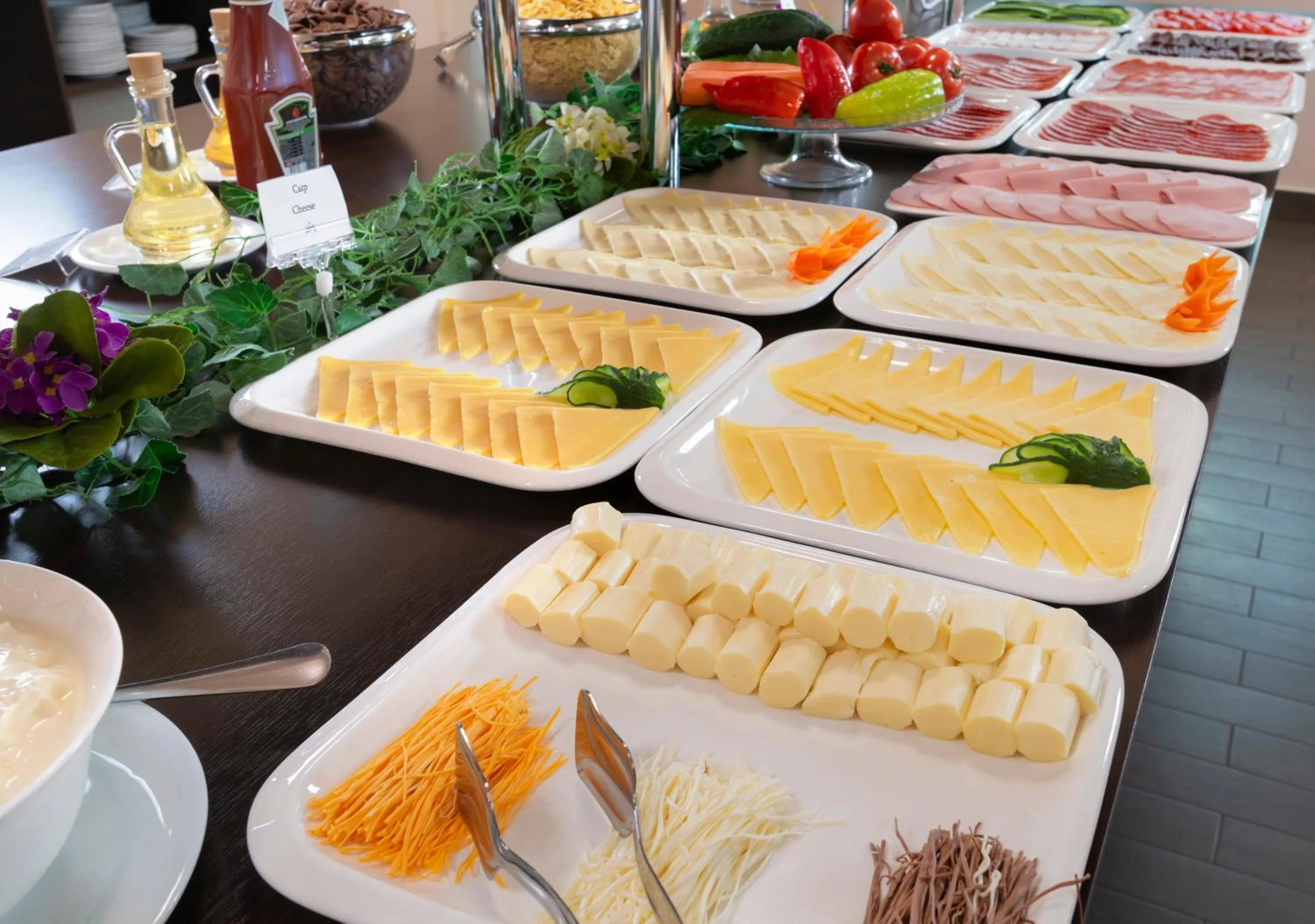 Buffet breakfast in Ani Central Inn