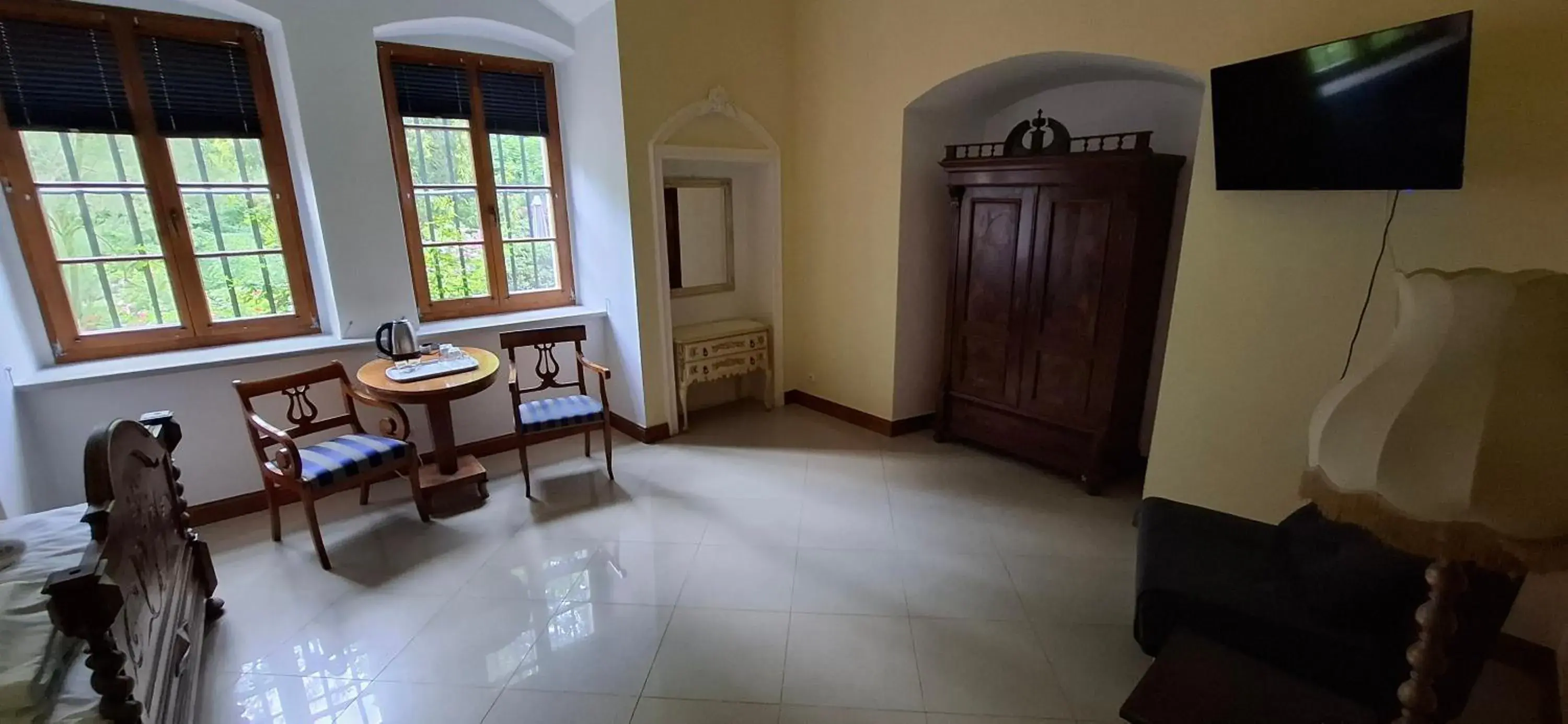 Classic Quadruple Room - single occupancy in Pałac Książęcy we Wleniu Classic Quadruple Room - single occupancy in Pałac Książęcy we Wleniu