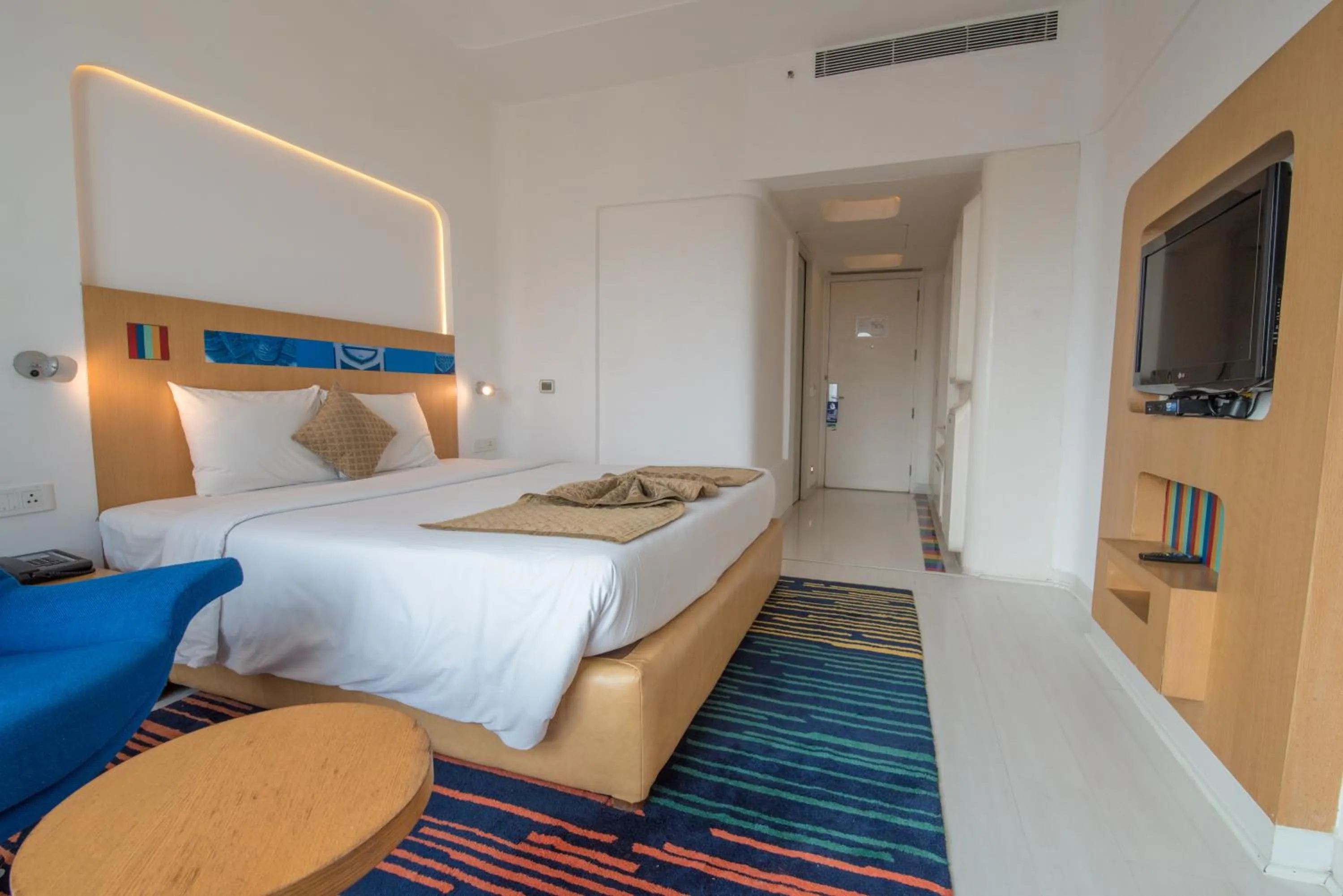 Photo of the whole room, Bed in Park Inn by Radisson New Delhi IP Extension