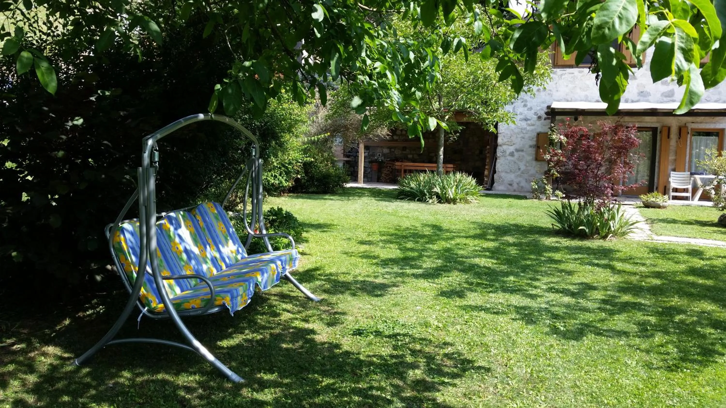 Garden view in Chalet La Nos