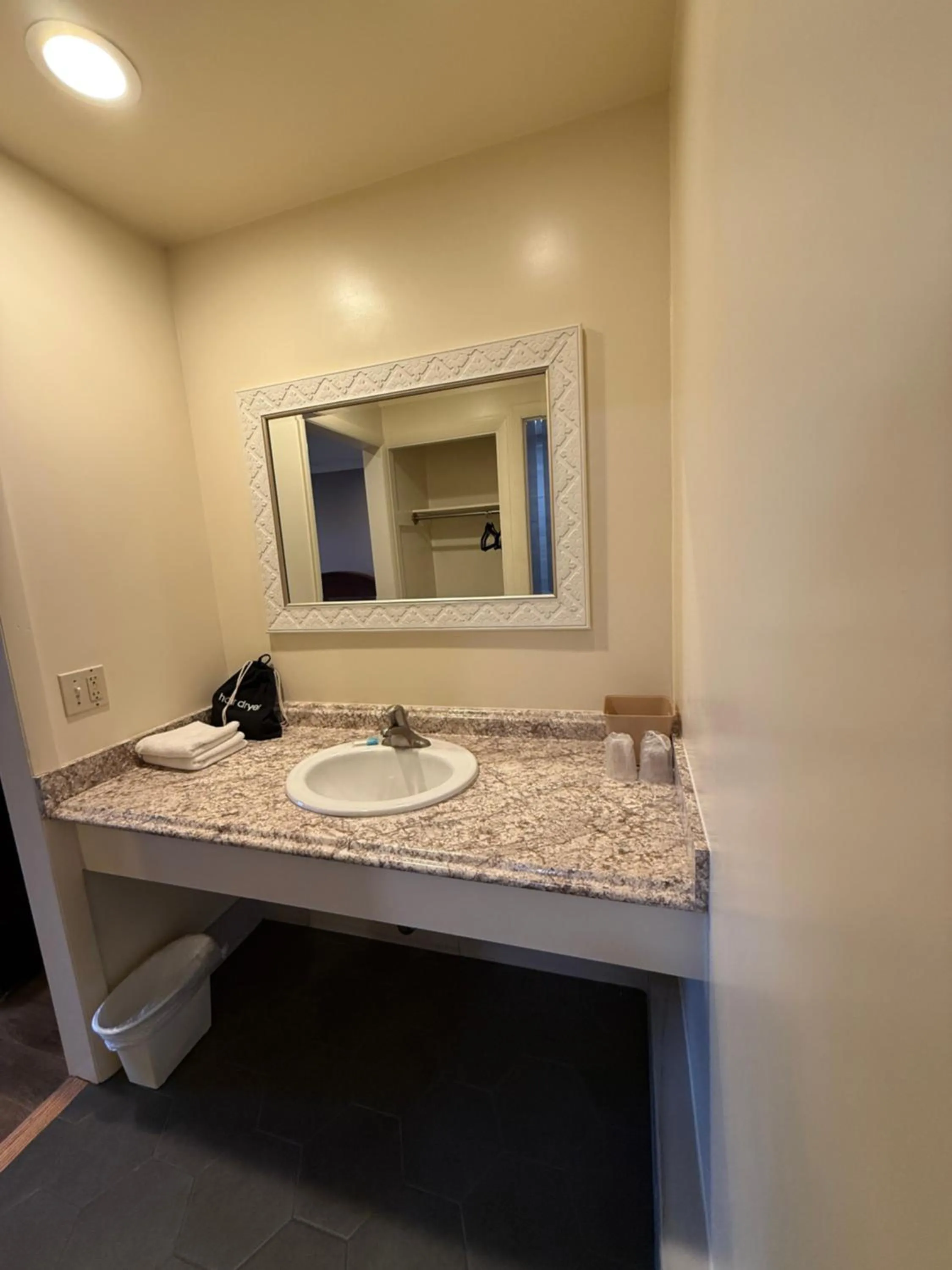 Bathroom in Heidi's Inn