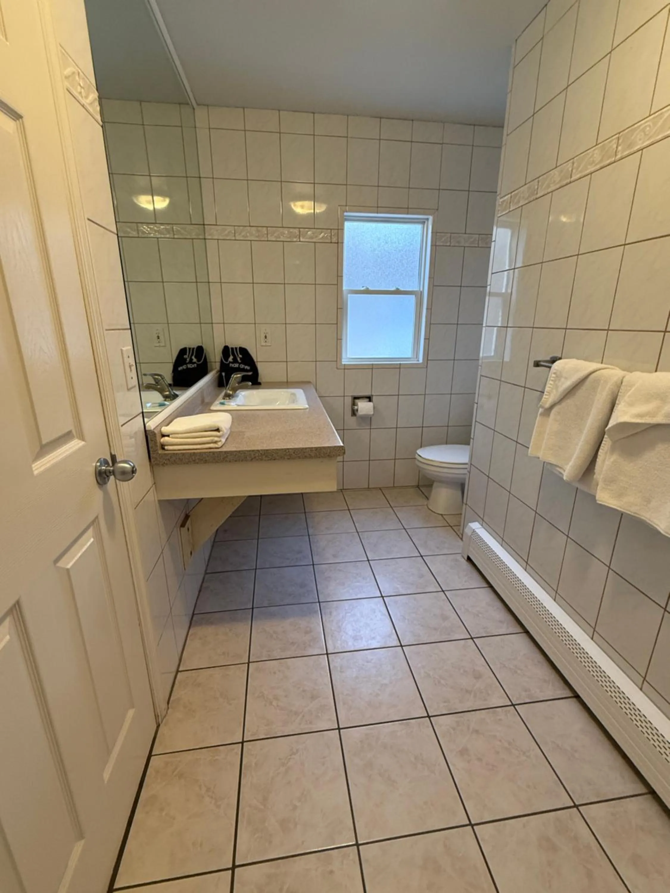 Bathroom in Heidi's Inn