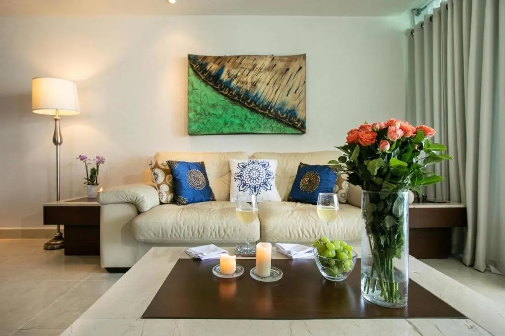 Grand Venetian Beachfront Condo